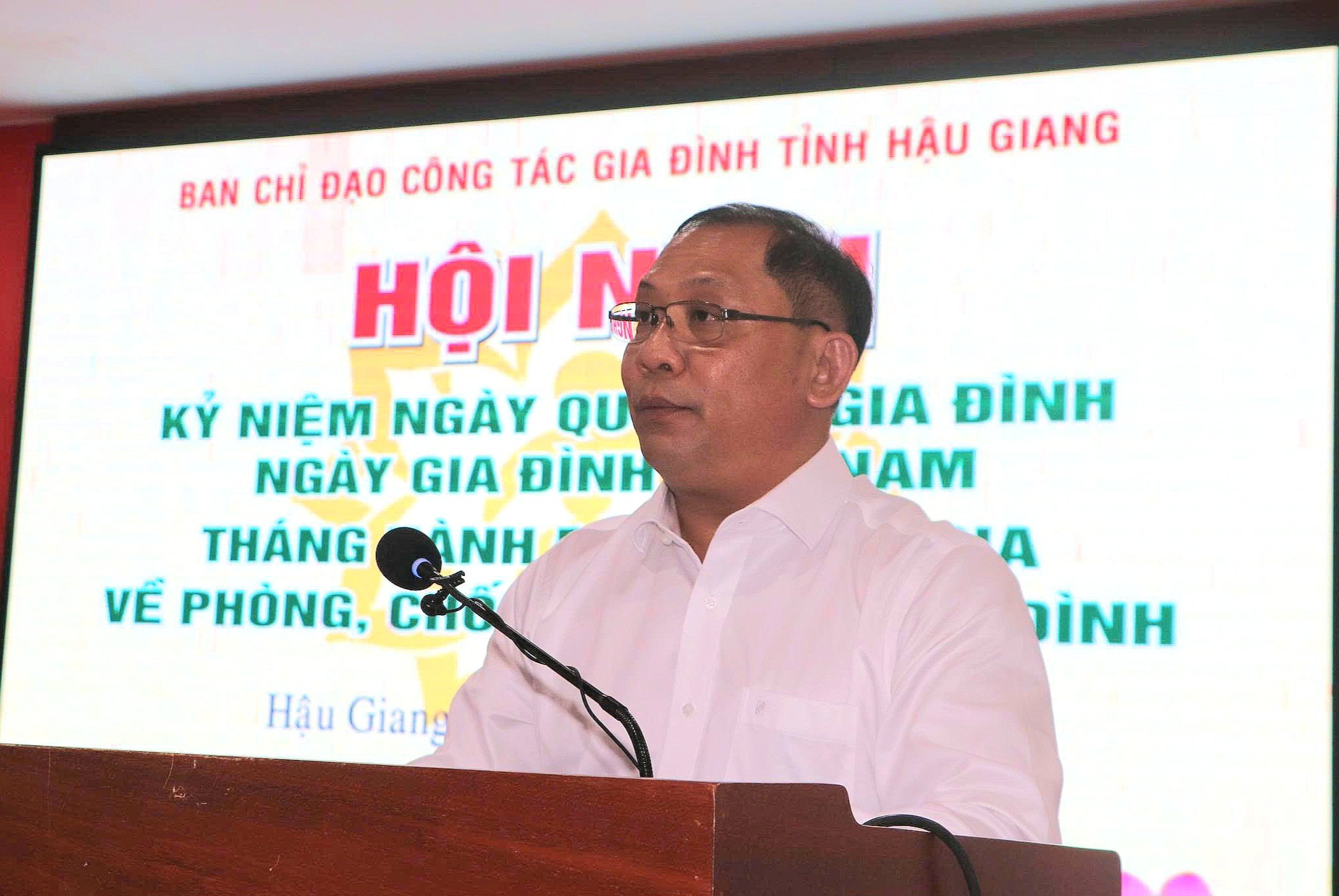 Ông Trần Chí Hùng - Phó Chủ tịch UBND tỉnh Hậu Giang phát biểu chỉ đạo tại hội nghị.