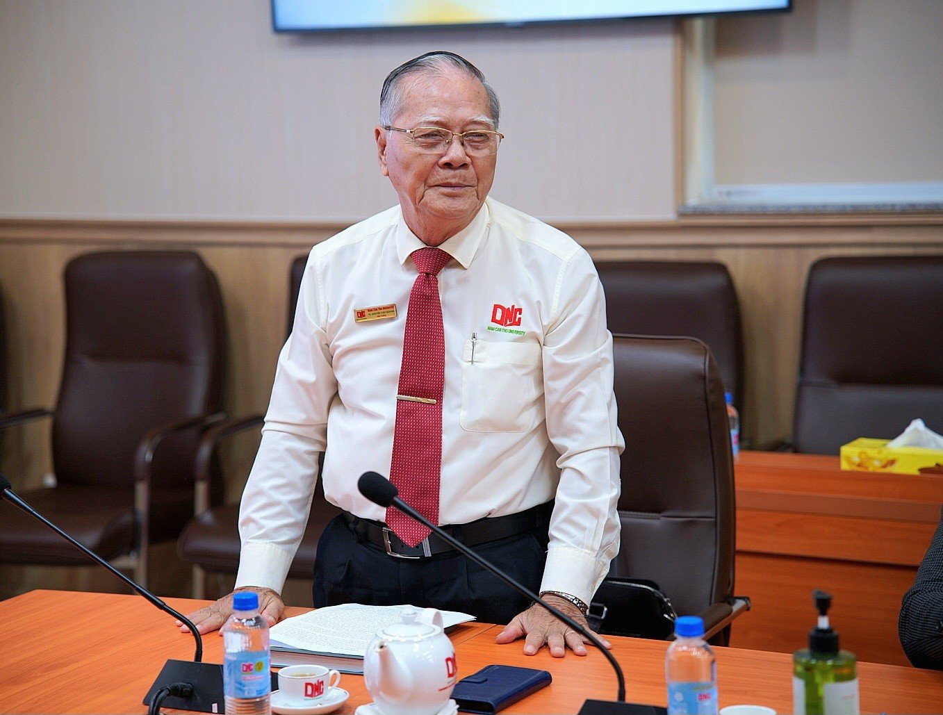 TS. Nguyễn Văn Quang - Hiệu Trưởng Trường Đại học Nam Cần Thơ phát biểu tại hội nghị.