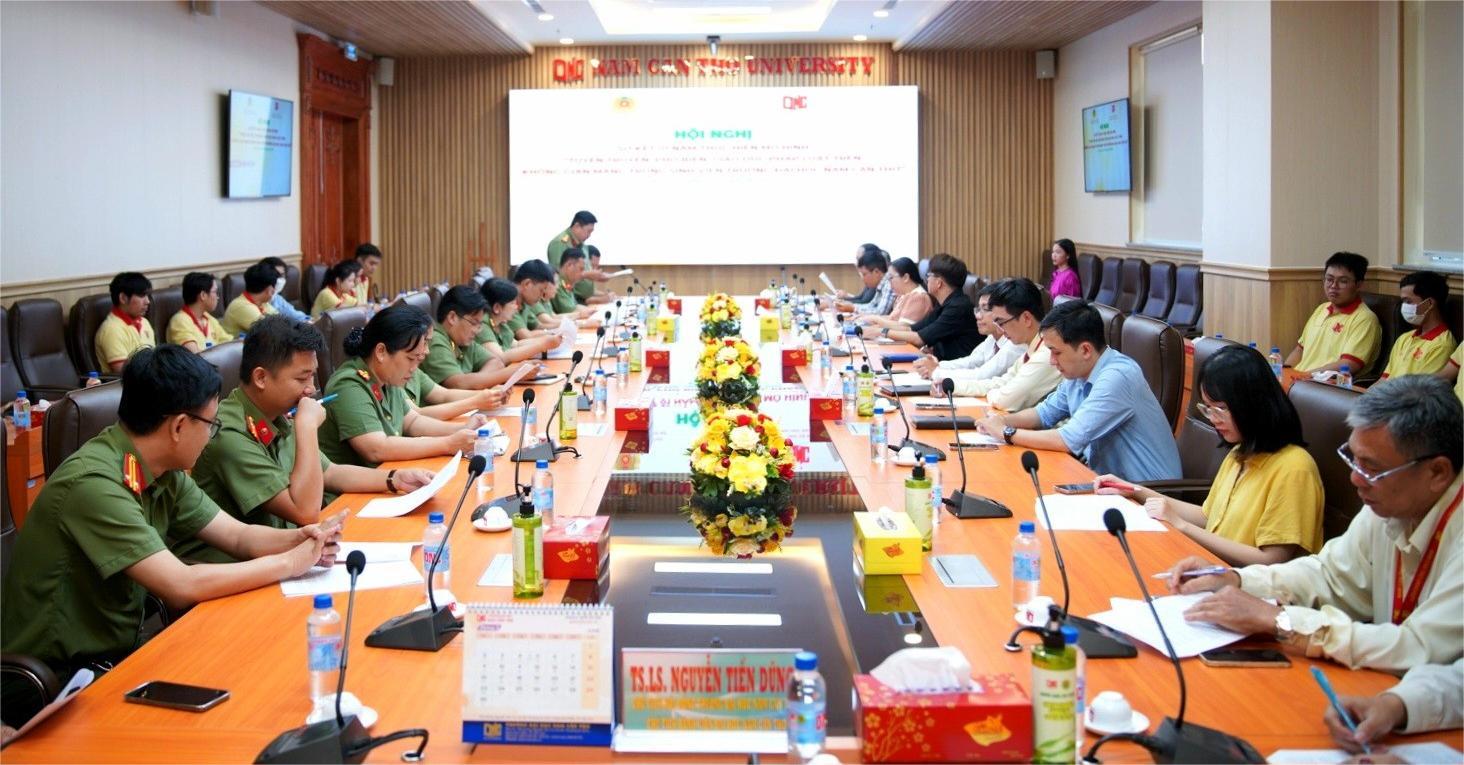 Quang cảnh hội nghị.