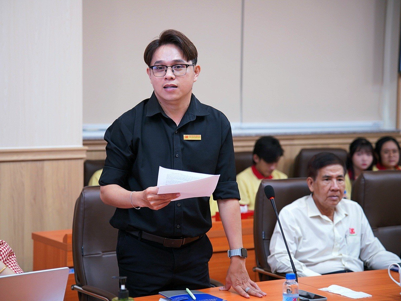 Ths. Nguyễn Nhật Trường – Giám đốc Trung tâm HTSV&HTDN, Bí thư Đoàn trường Đại học Nam Cần Thơ phát biểu tại hội nghị.