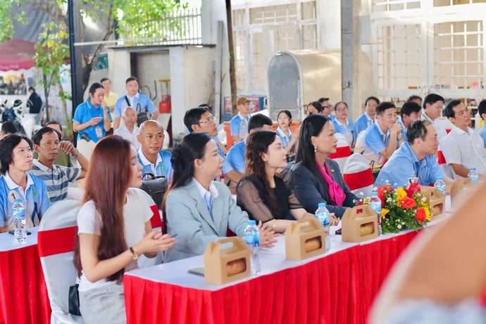 Quang cảnh lễ khai mạc giải Bida báo chí 100
