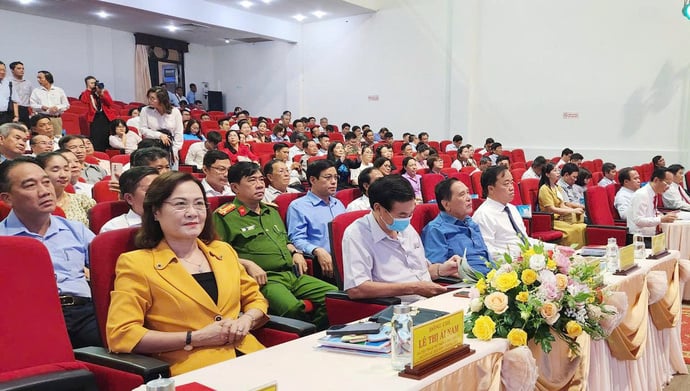 Đại biểu tham dự họp mặt 100 năm Báo chí Cách mạng Việt Nam tại Bạc Liêu.