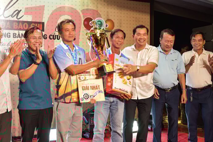 Giải nhất chung cuộc thuộc về cơ thủ Nguyễn Minh Thảo (Báo Cần Thơ) và cơ thủ Nguyễn Thanh Sang (Nhà tài trợ)