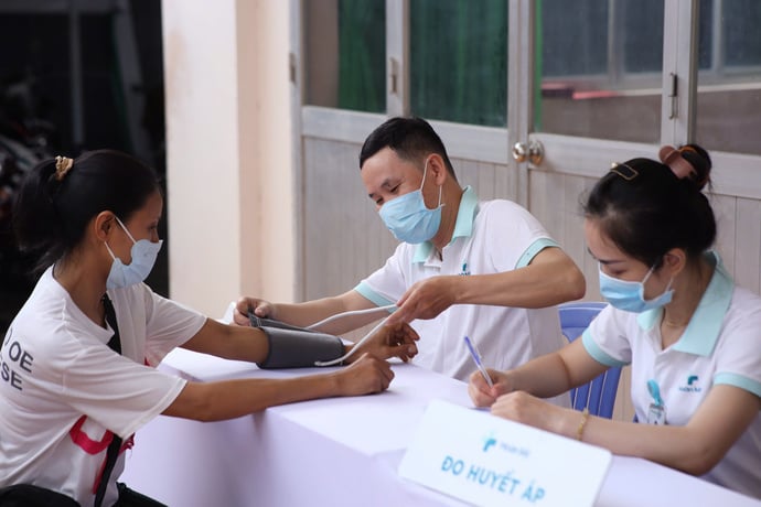 Hoạt động tư vấn, chăm sóc sức khỏe gia đình miễn phí do Bệnh viện Hoàn Mỹ Cửu Long phối hợp cùng Sở Văn hoá - Thể thao & Du lịch Thành phố thực hiện, thu hút đông đảo người dân đến khám chữa bệnh.