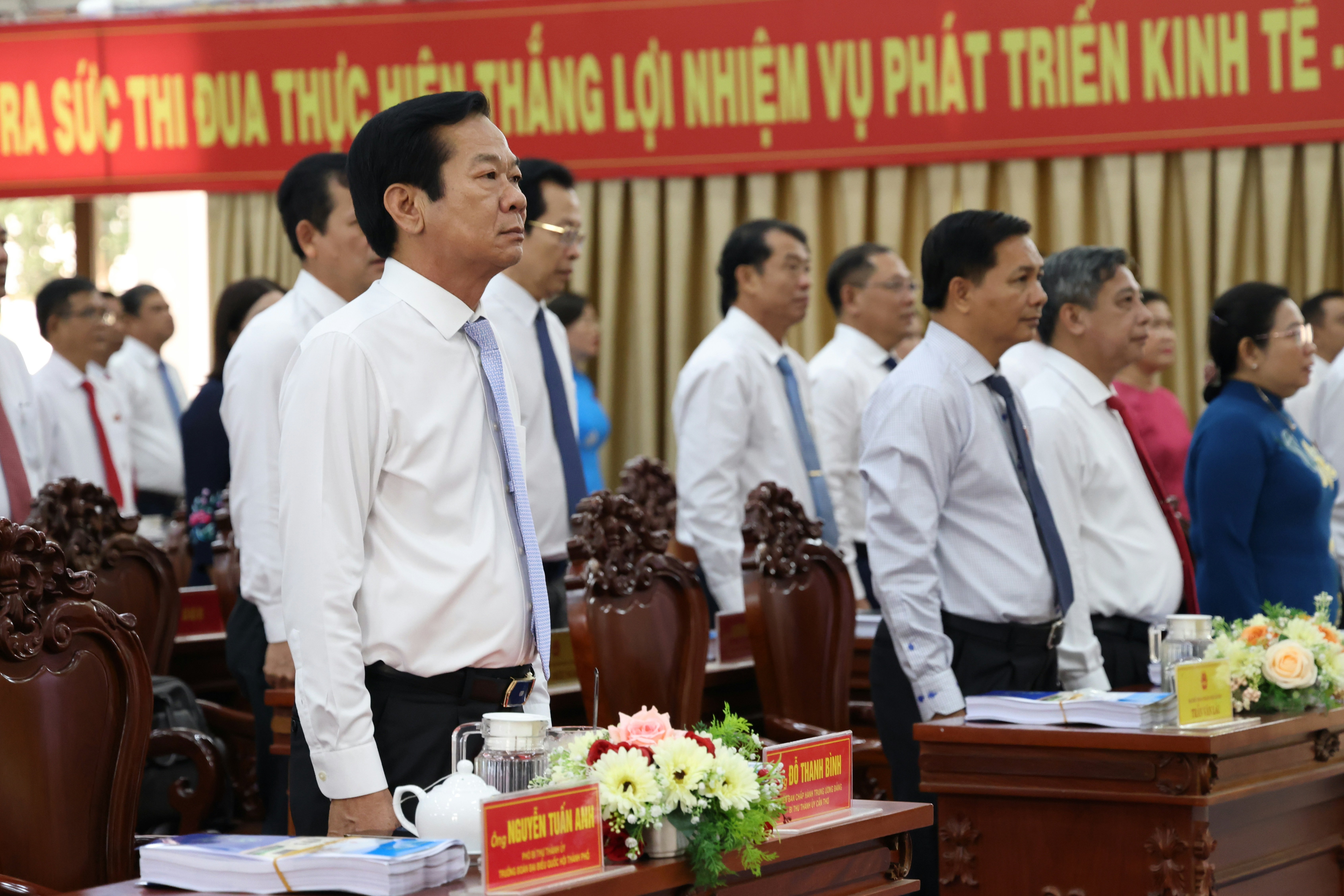Ông Đỗ Thanh Bình - Ủy viên BCH Trung ương Đảng, Bí thư Thành ủy Cần Thơ dự và phát biểu chỉ đạo.