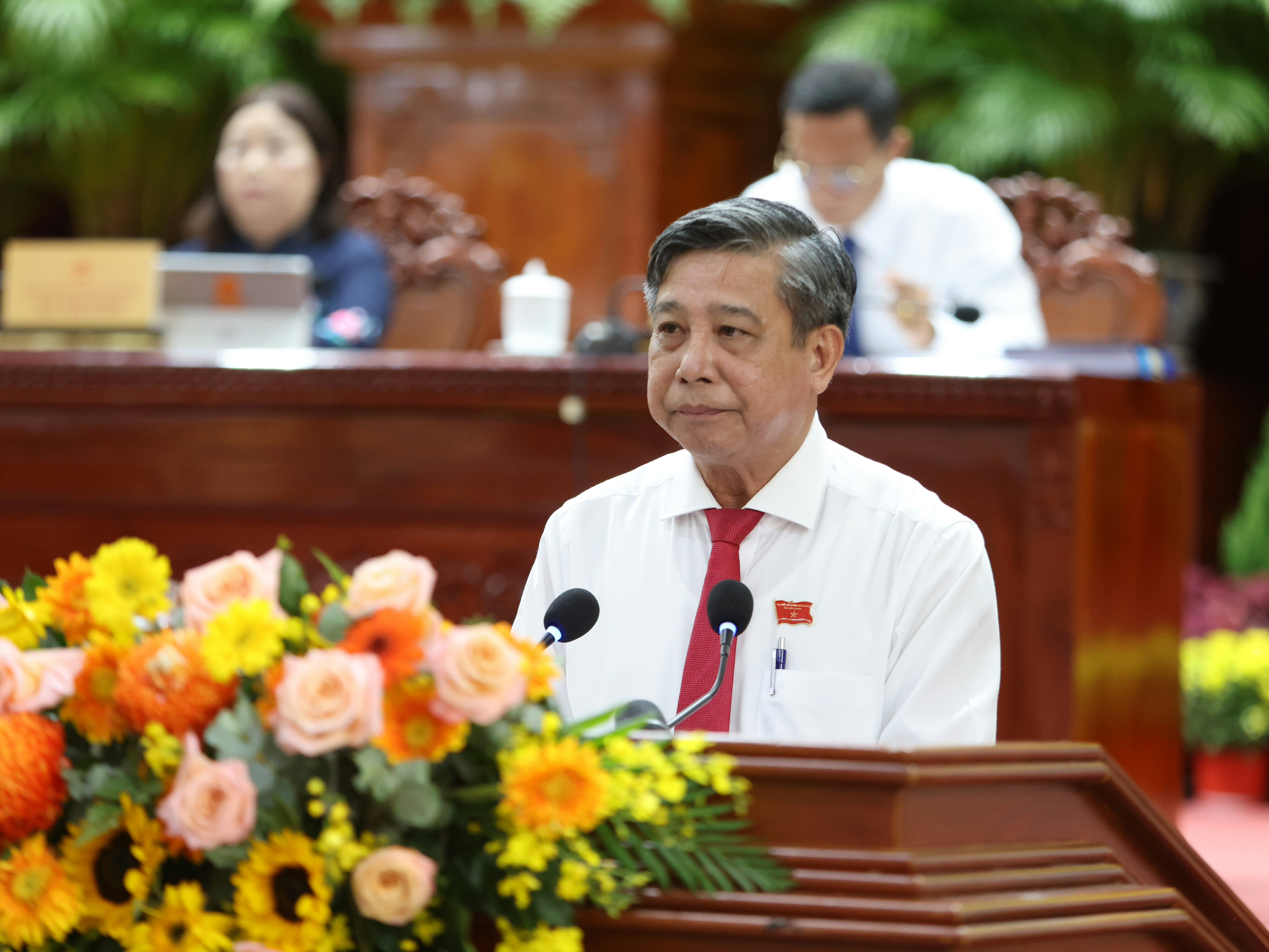 Ông Đồng Văn Thanh - Phó Bí thư Thường trực Thành ủy, Chủ tịch HĐND TP. Cần Thơ phát biểu tại kỳ họp.
