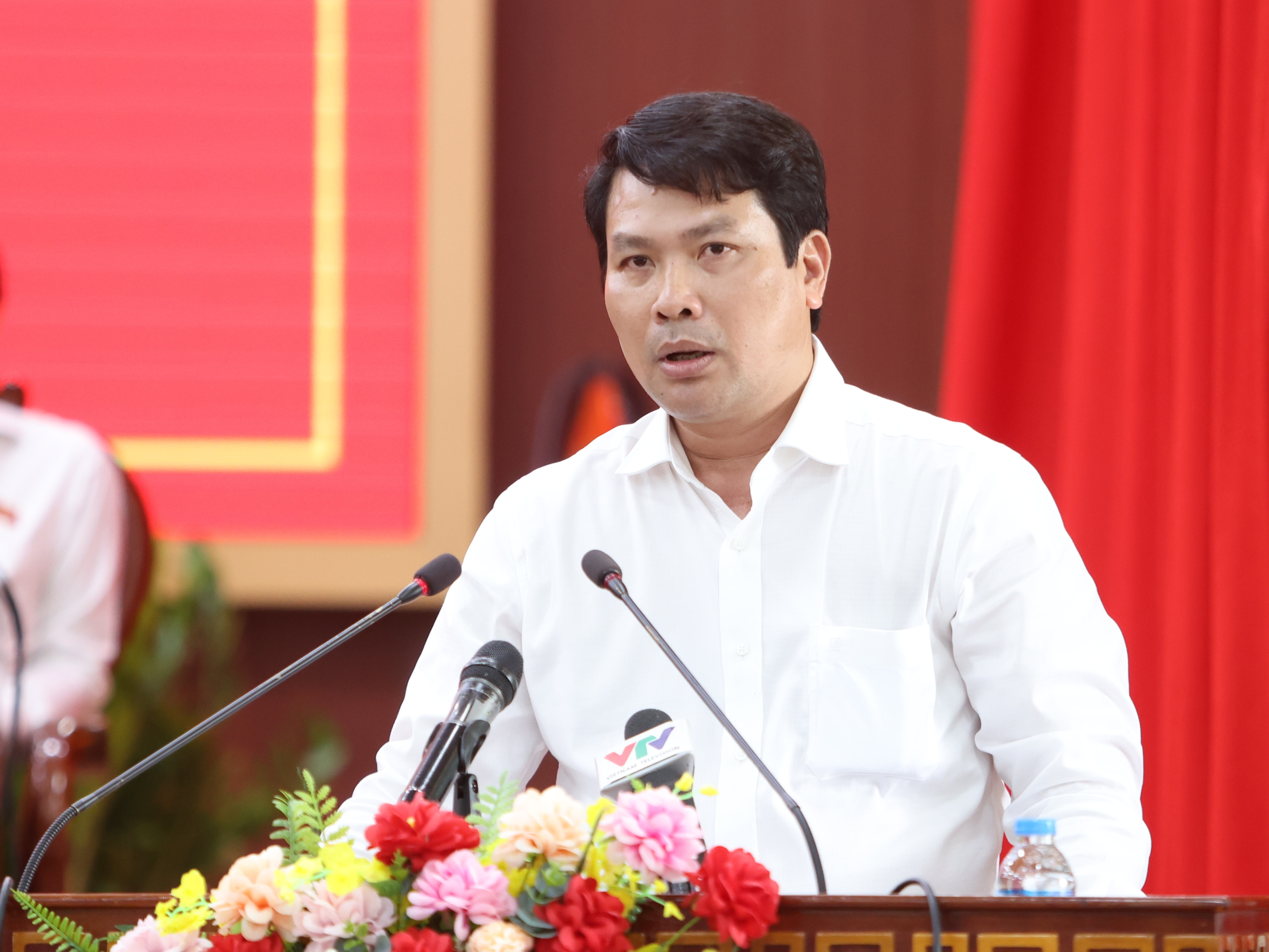Ông Hà Vũ Sơn - Giám đốc Sở Công thương TP. Cần Thơ phát biểu tại buổi tiếp xúc cử tri.