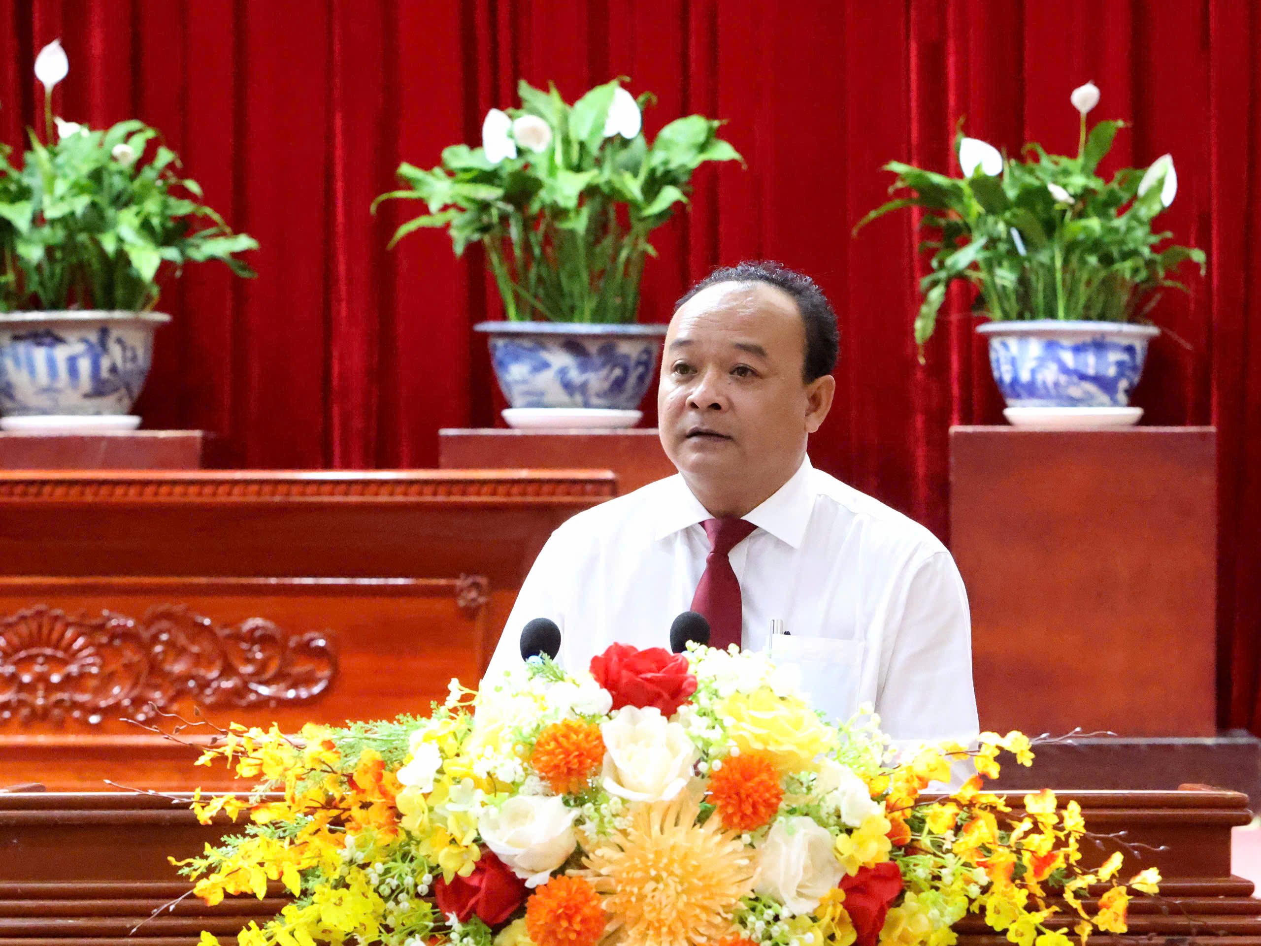 Ông Nguyễn Ngọc Tâm - Ủy viên BTV Thành ủy, Tổng Biên tập Báo và Phát thanh - Truyền hình Cần Thơ phát biểu tại hội nghị.