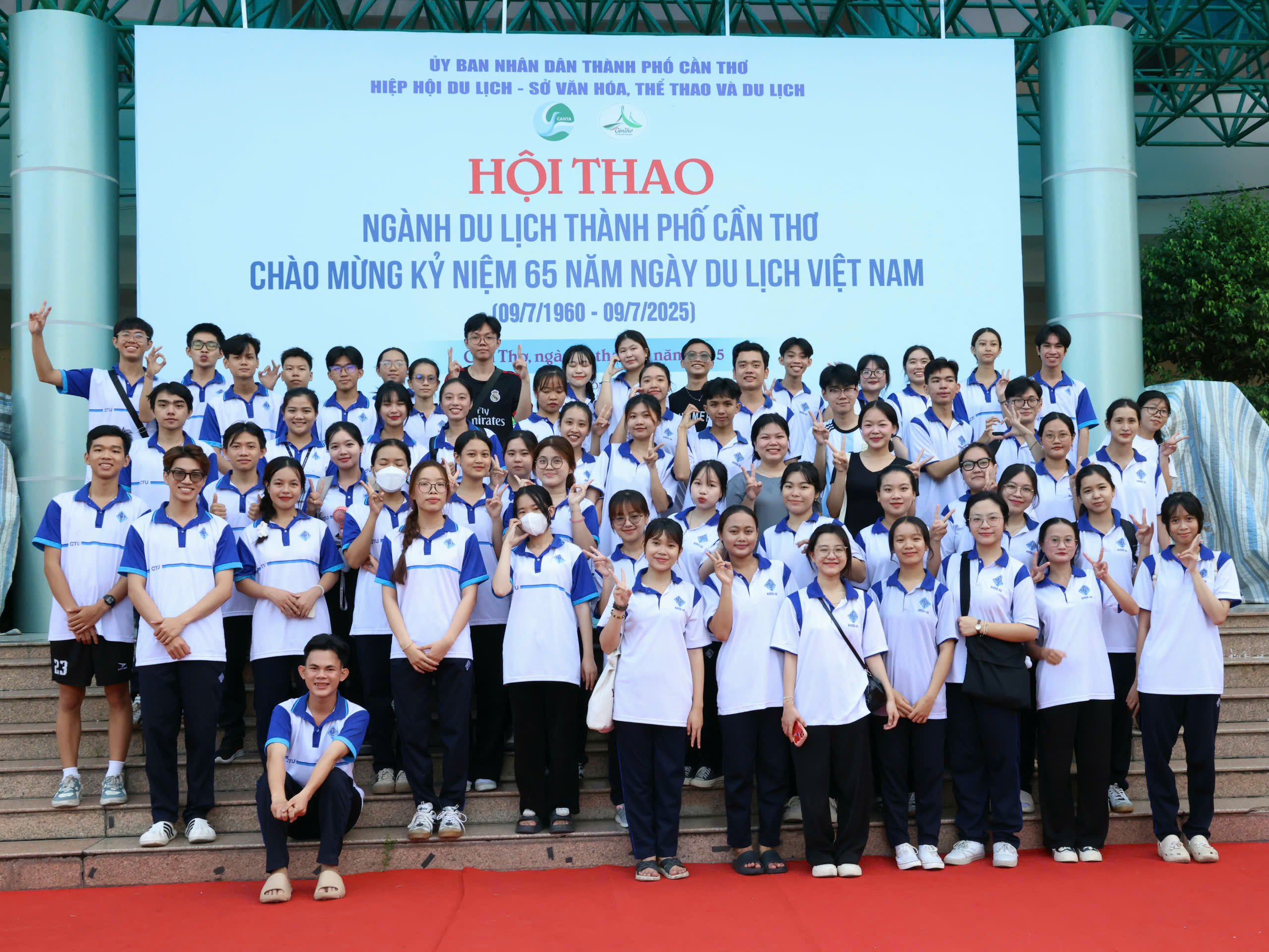 Sinh viên Trường Đại học Cần Thơ tham gia hội thao.