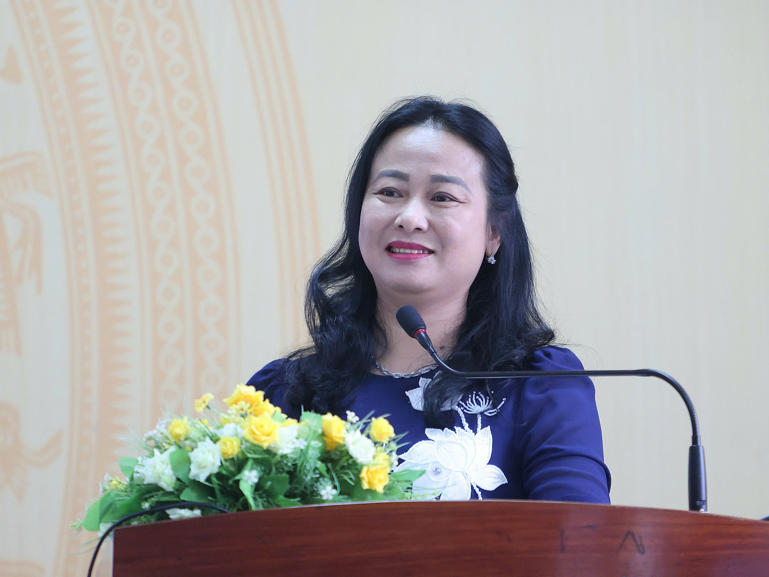 Tiến sĩ Nguyễn Thị Tuyết Loan - Thành ủy viên, Hiệu trưởng Trường Chính trị TP. Cần Thơ phát biểu tại hội nghị.