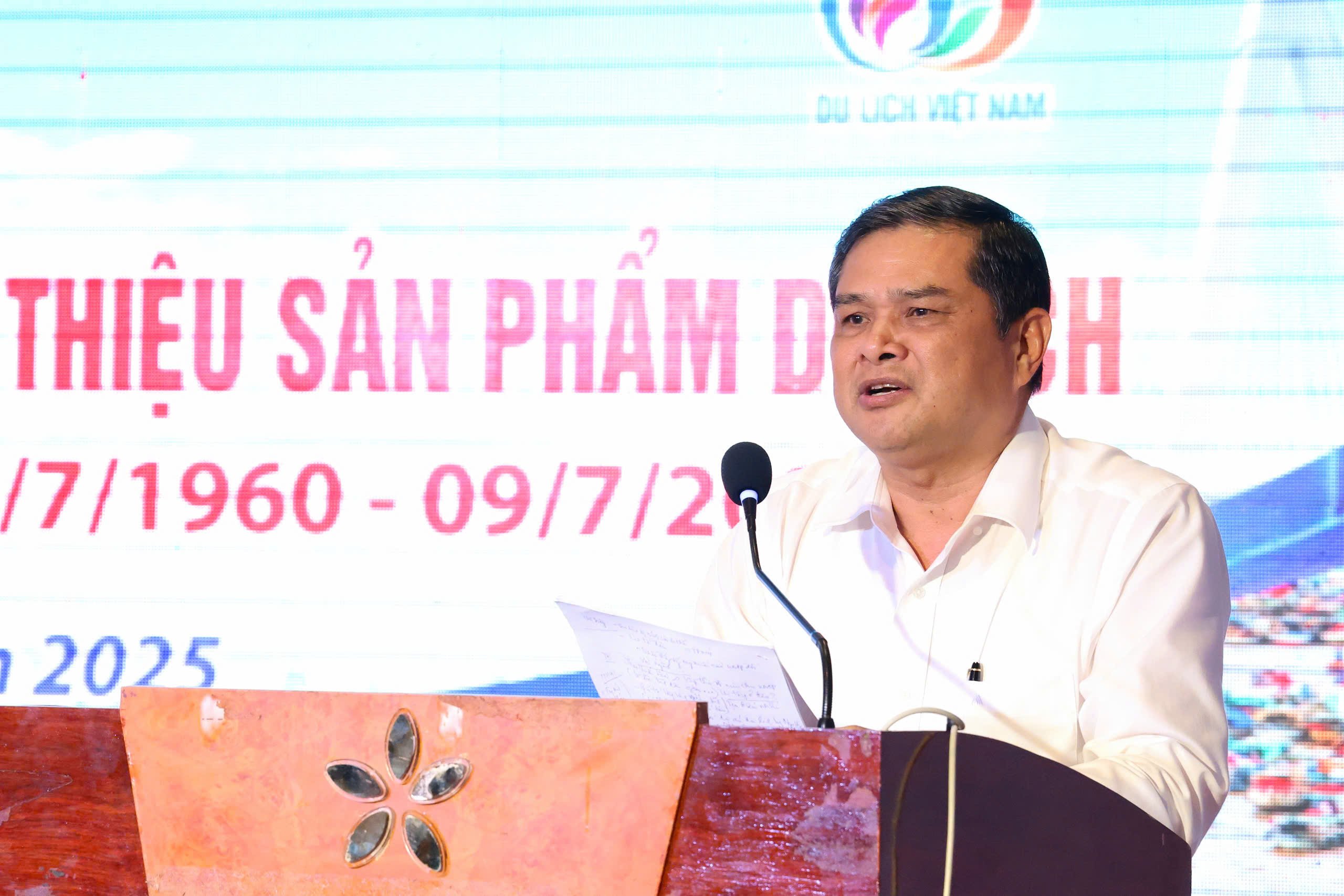 Ông Nguyễn Văn Bảy - Giám đốc Sở VHTT&DL TP. Cần Thơ phát biểu tiếp thu ý kiến chỉ đạo.