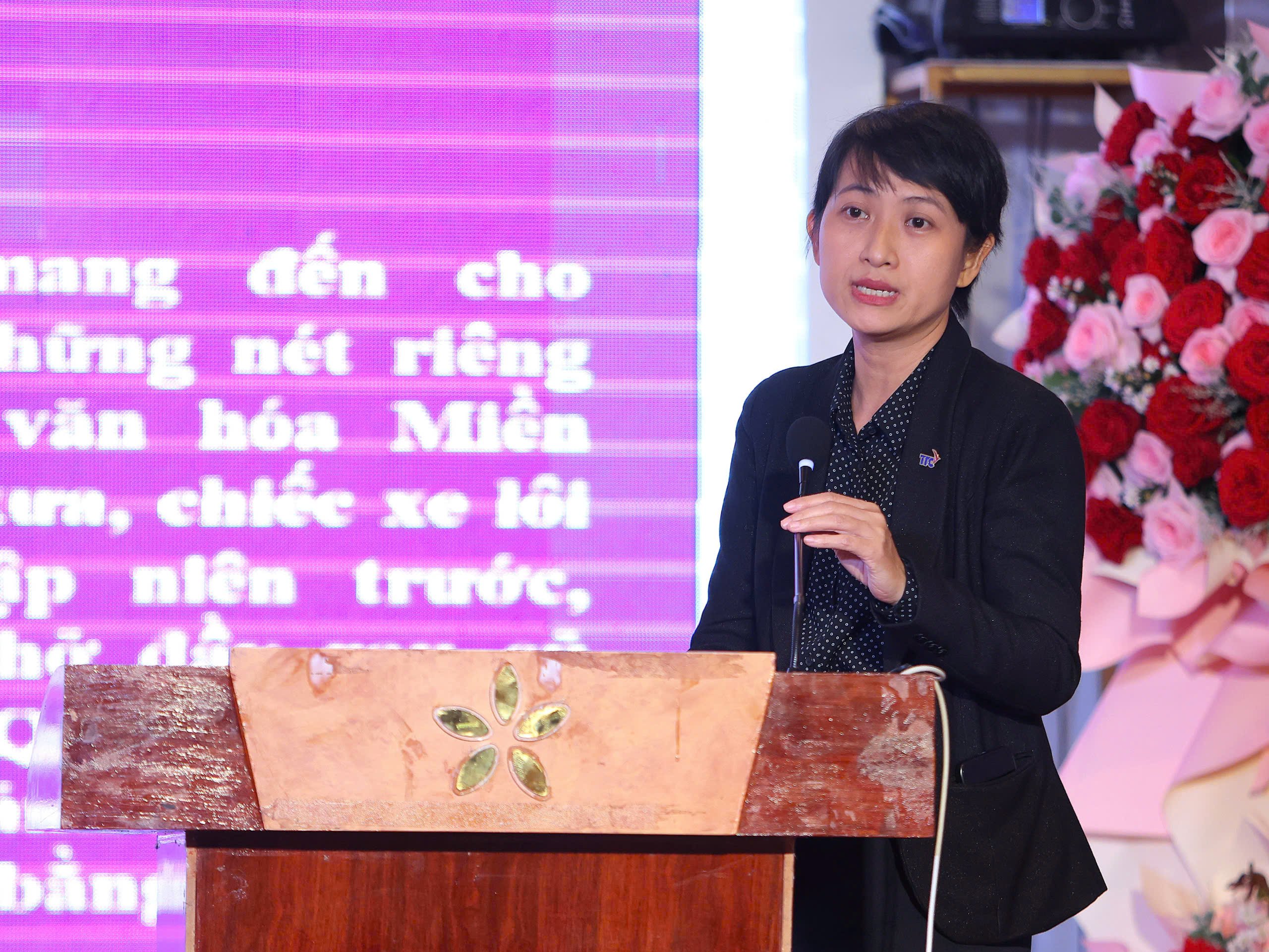Bà Đoàn Thị Tú Trinh - Đại diện Khách sạn TTC Cần Thơ phát biểu tại hội nghị.