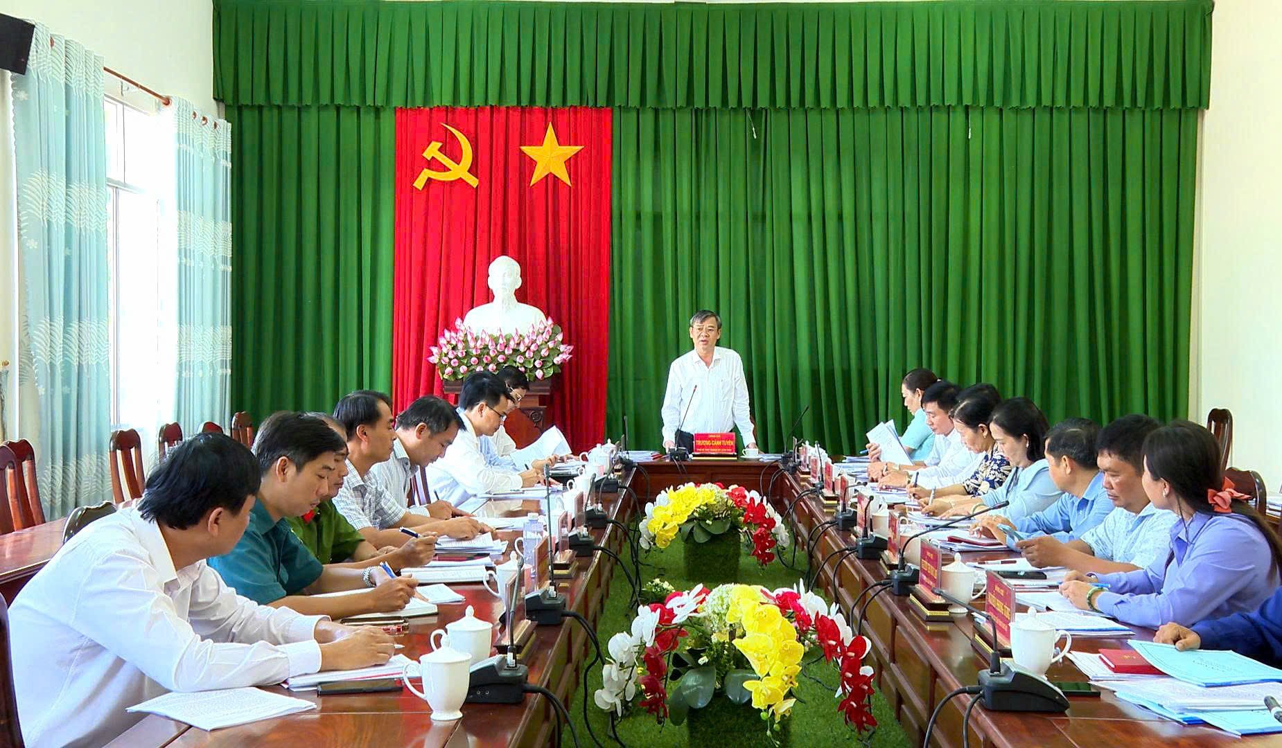 Quang cảnh buổi làm việc.