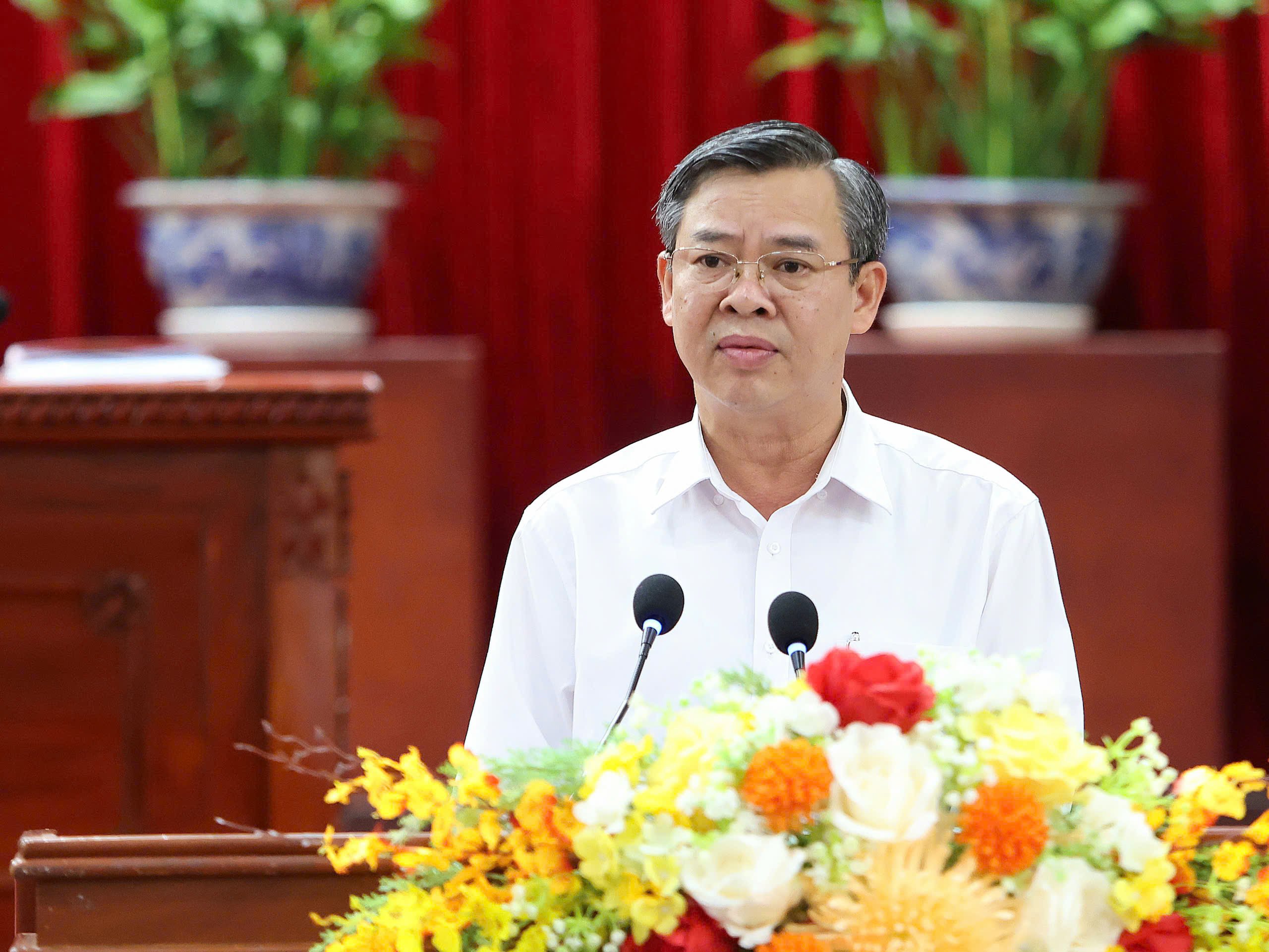 Ông Trương Cảnh Tuyên - Phó Bí thư Thành ủy Cần Thơ phát biểu tại hội nghị.