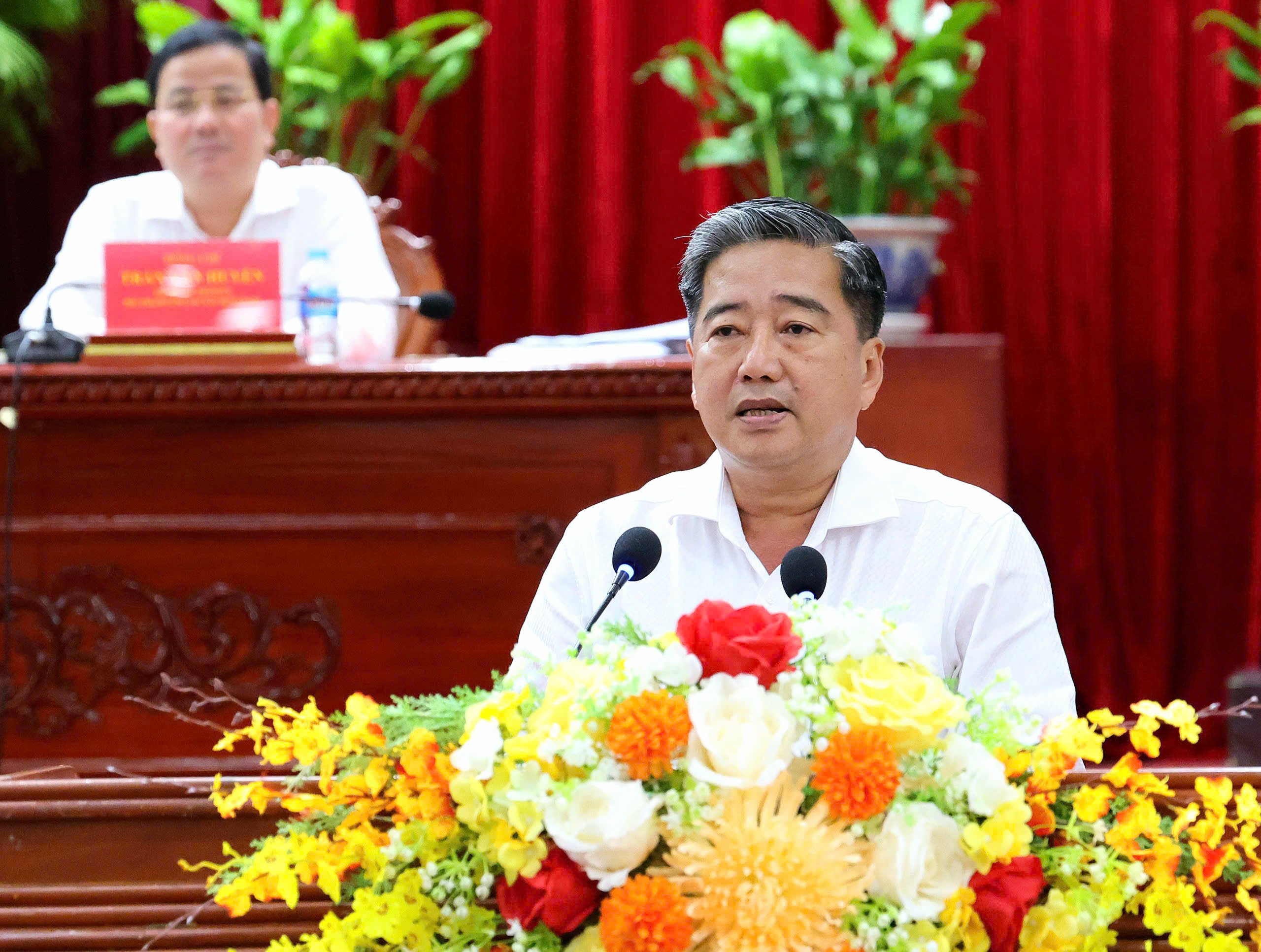 Ông Huỳnh Mười Một - Bí thư Đảng ủy xã Cờ Đỏ, TP. Cần Thơ phát biểu tại hội nghị.