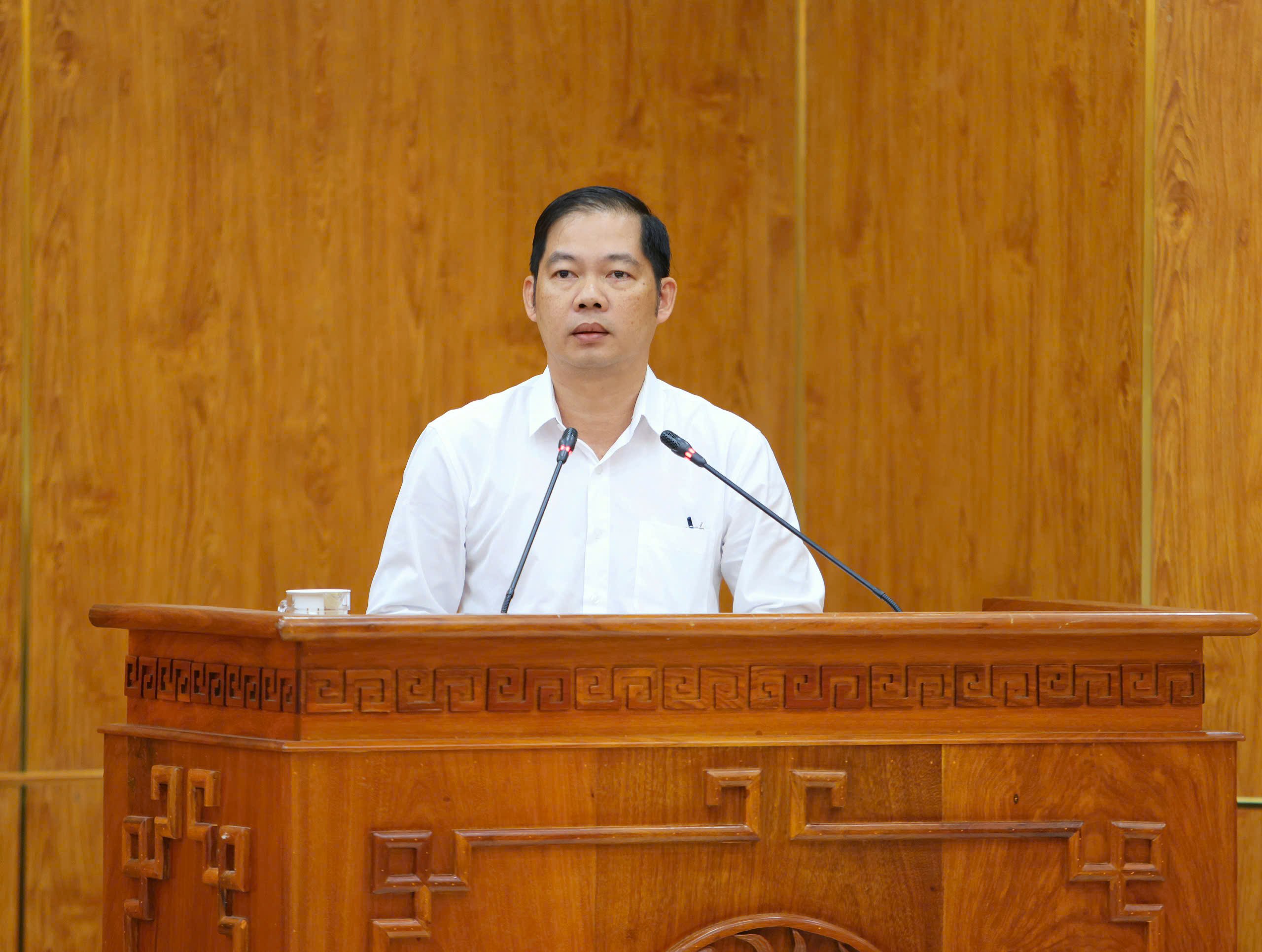 Ông Nguyễn Khánh Tùng - Thành ủy viên, Phó Bí thư chuyên trách Đảng ủy các cơ quan Đảng phát biểu tại hội nghị.