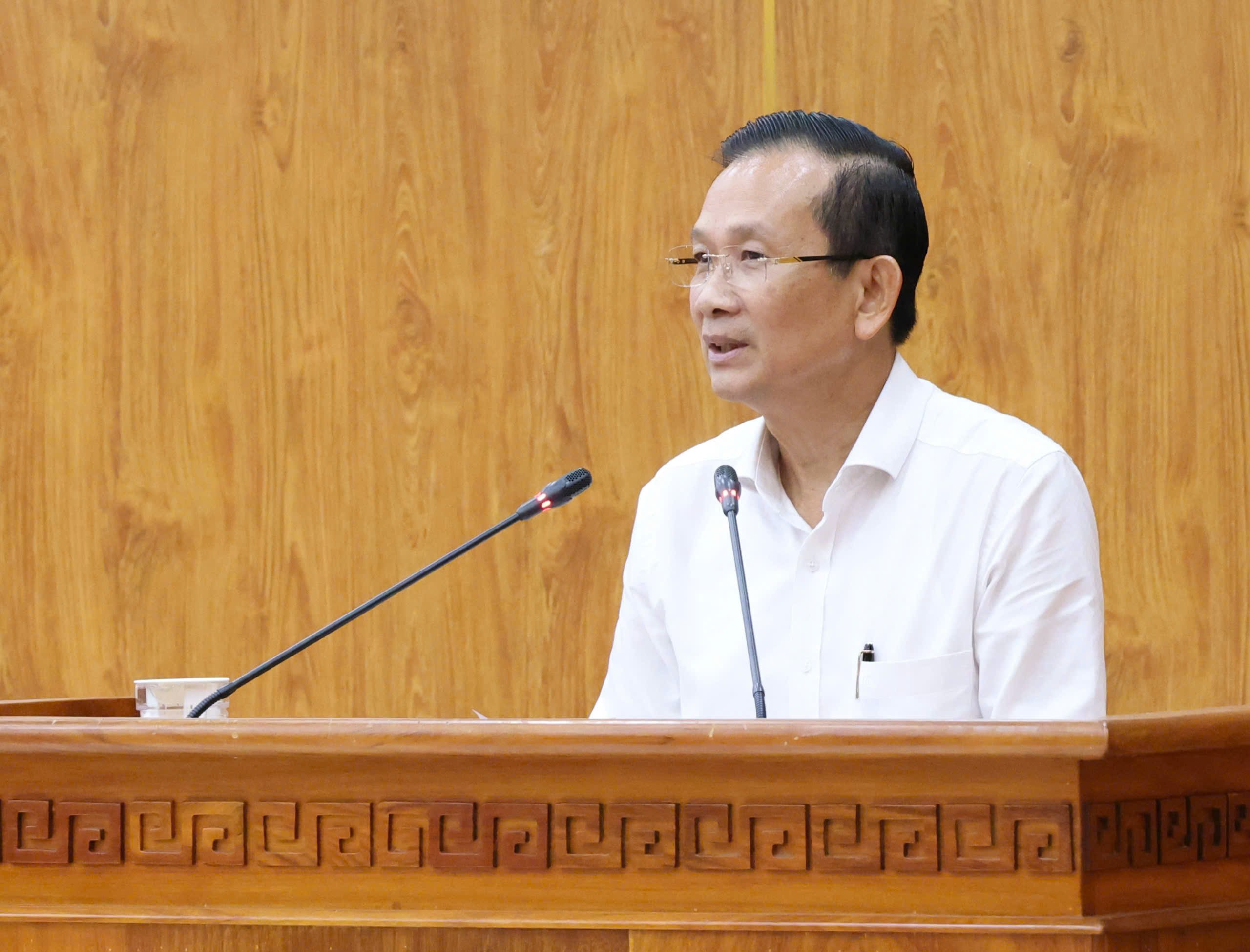 Ông Nguyễn Thiện Nhơn - Ủy viên BTV Thành ủy, Trưởng Ban Tổ chức Thành ủy Cần Thơ đã công bố các quyết định.