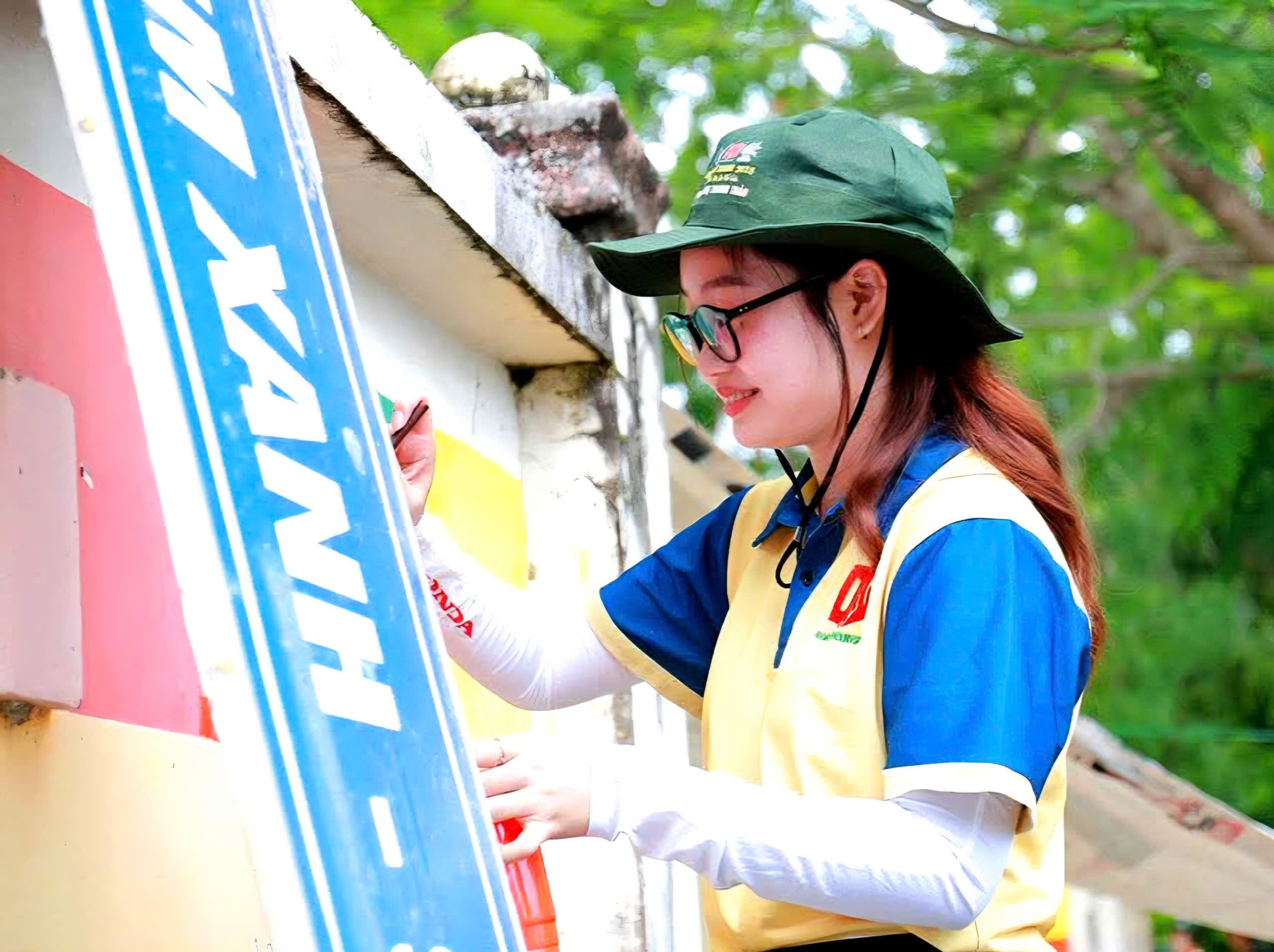Mỗi gam màu là một phần ký ức, là dấu ấn tuổi trẻ để lại nơi biên cương Tổ quốc.