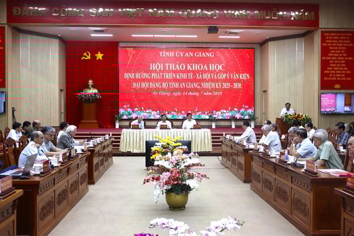 Toàn cảnh hội thảo