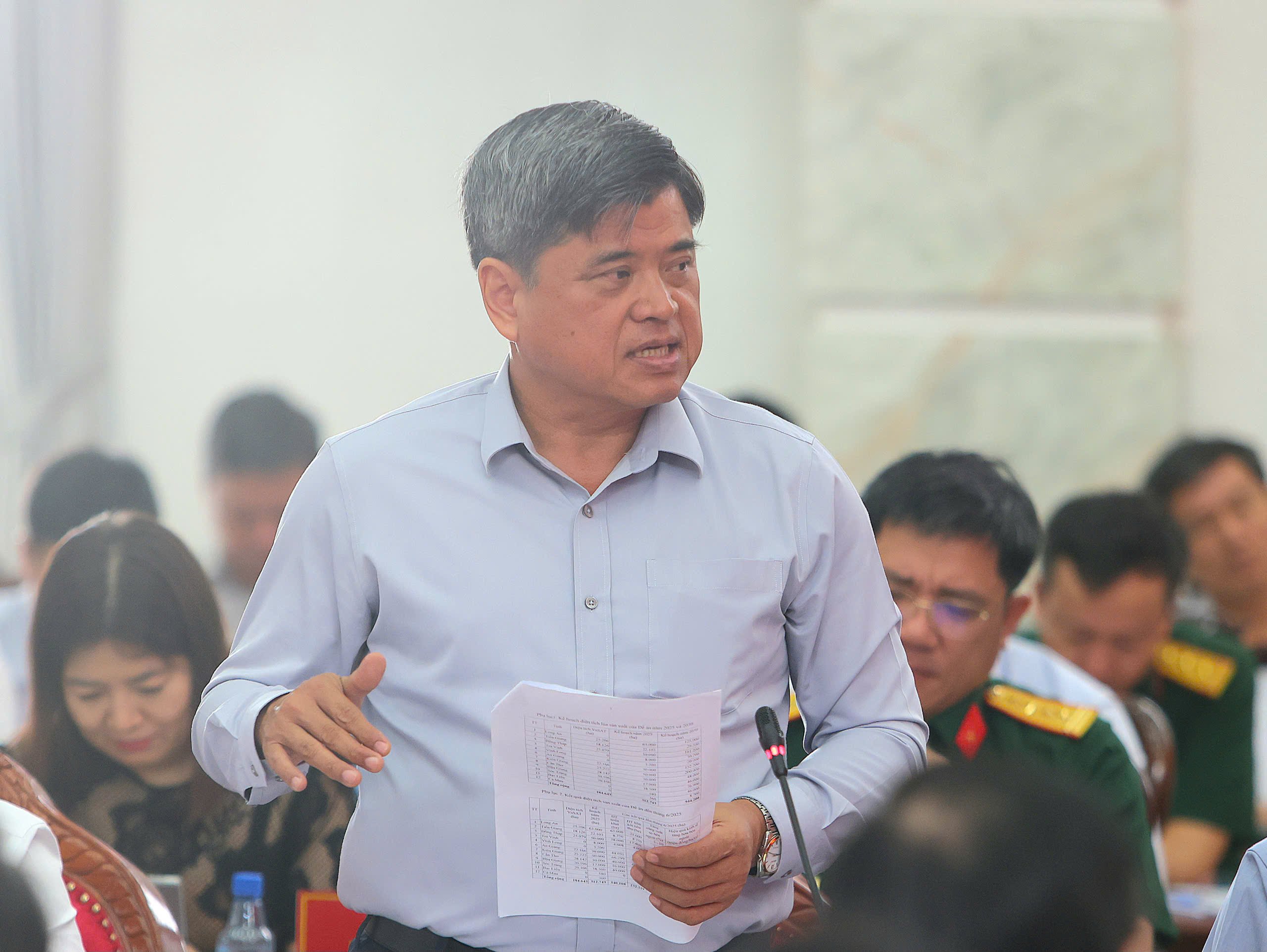Thứ trưởng Bộ Nông nghiệp và Môi trường Trần Thanh Nam phát biểu tại hội nghị.