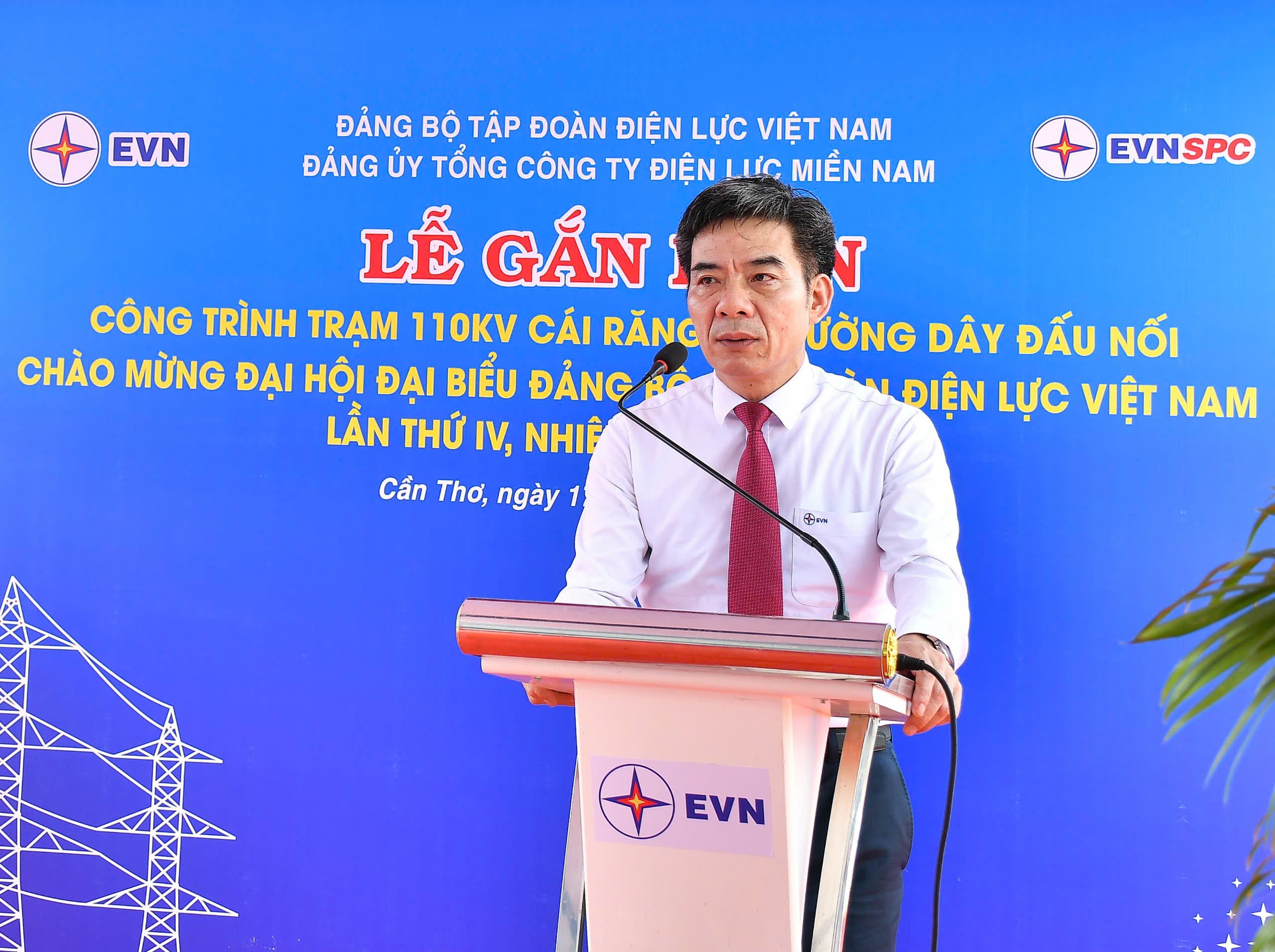 Ông Nguyễn Hữu Tuấn - Phó Bí Thư Thường Trực Đảng ủy EVN phát biểu tại buổi lễ.