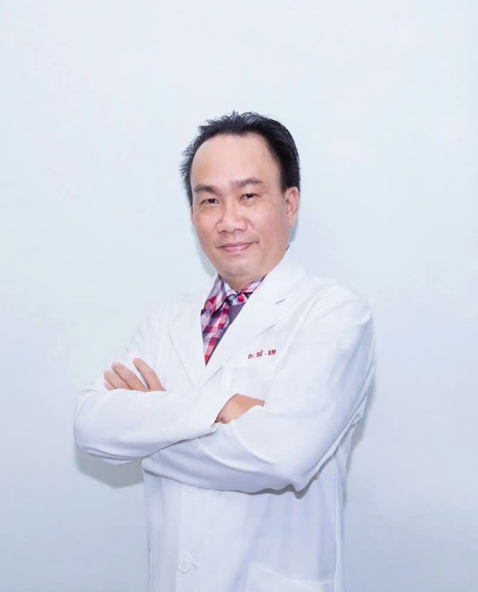 Thạc sĩ. Bác sĩ CKII Phan Sử (Trưởng khoa thẩm mỹ, BV Đa khoa Quốc Ánh, TPHCM).