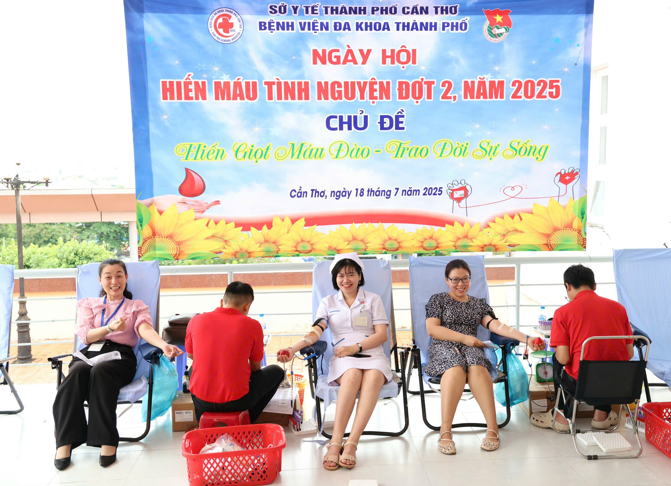 Chương trình đã thu hút sự tham gia tích cực của đông đảo công đoàn viên, y bác sĩ, nhân viên y.
