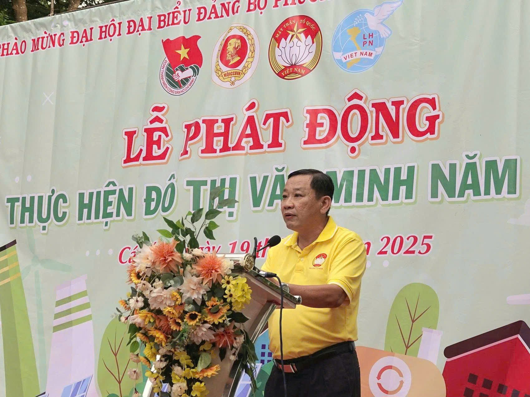 Ông Trần Tiến Dũng - Ủy viên BTV Đảng ủy, Chủ tịch Ủy ban Mặt trận Tổ quốc Việt Nam phường Cái Khế phát biểu tại buổi lễ.