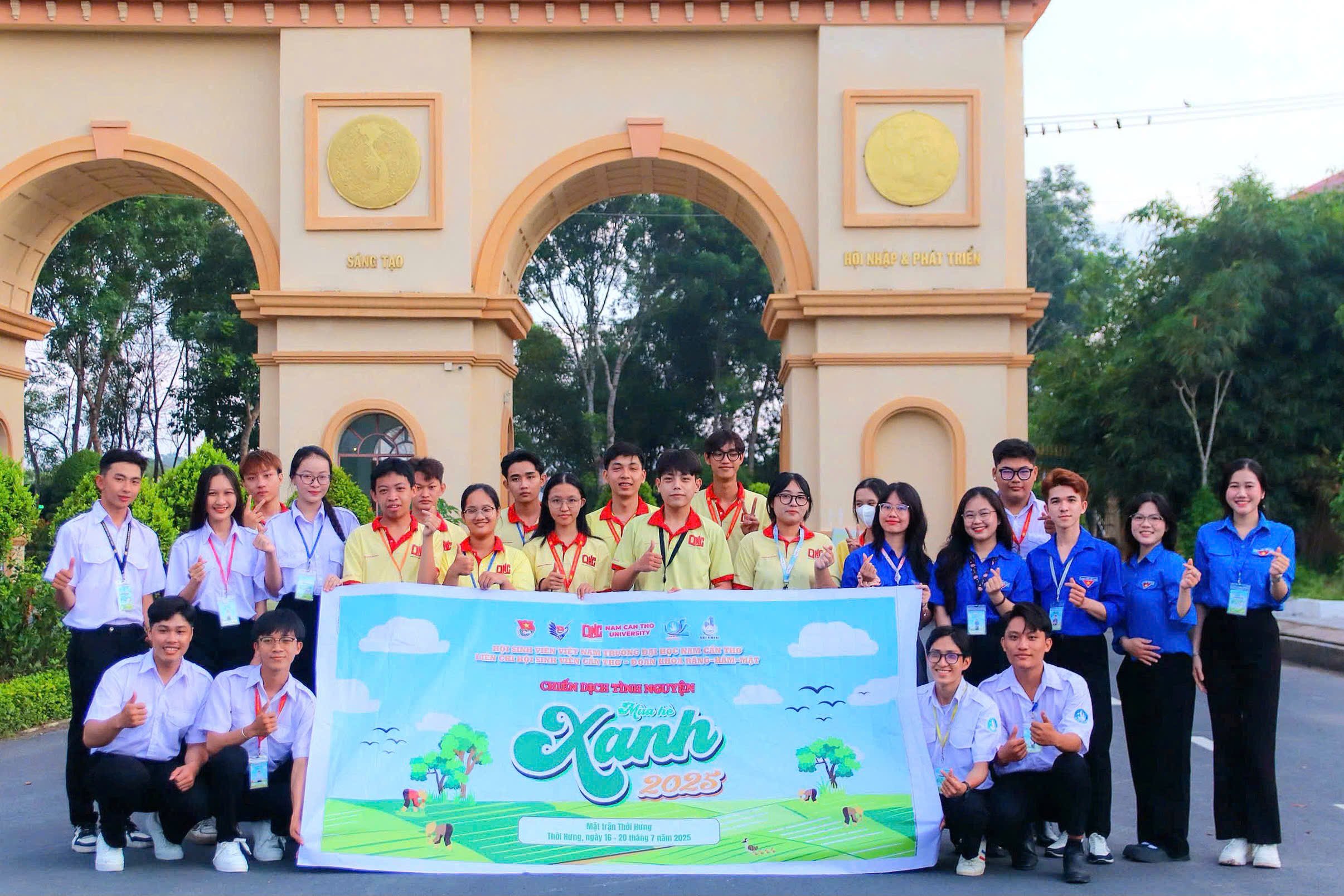 Tuổi trẻ Trường Đại học Nam Cần Thơ luôn nỗ lực, tiên phong và không ngừng lan tỏa những giá trị tốt đẹp đến cộng đồng. Mùa hè xanh không chỉ là chiến dịch, mà là thanh xuân rực rỡ nhất trong hành trình sống đẹp, sống có ích.