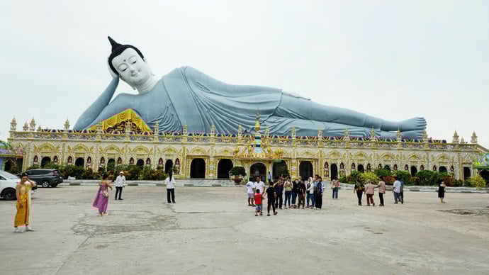 Chùa Som Rong với tượng Phật nằm lớn nhất Việt Nam là điểm nhấn của du lịch phường Sóc Trăng