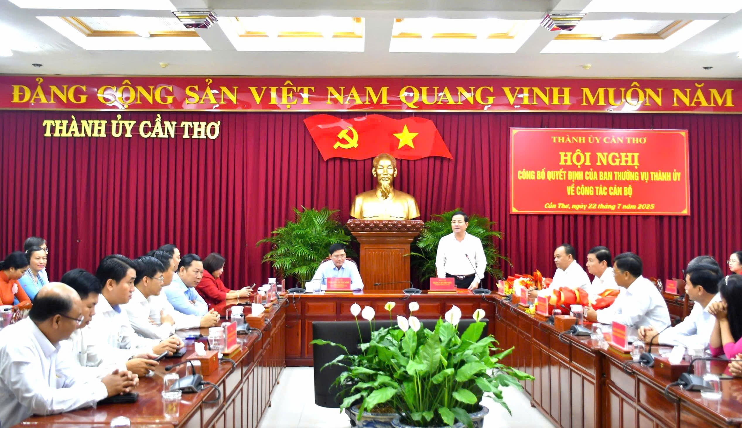 Quang cảnh hội nghị.