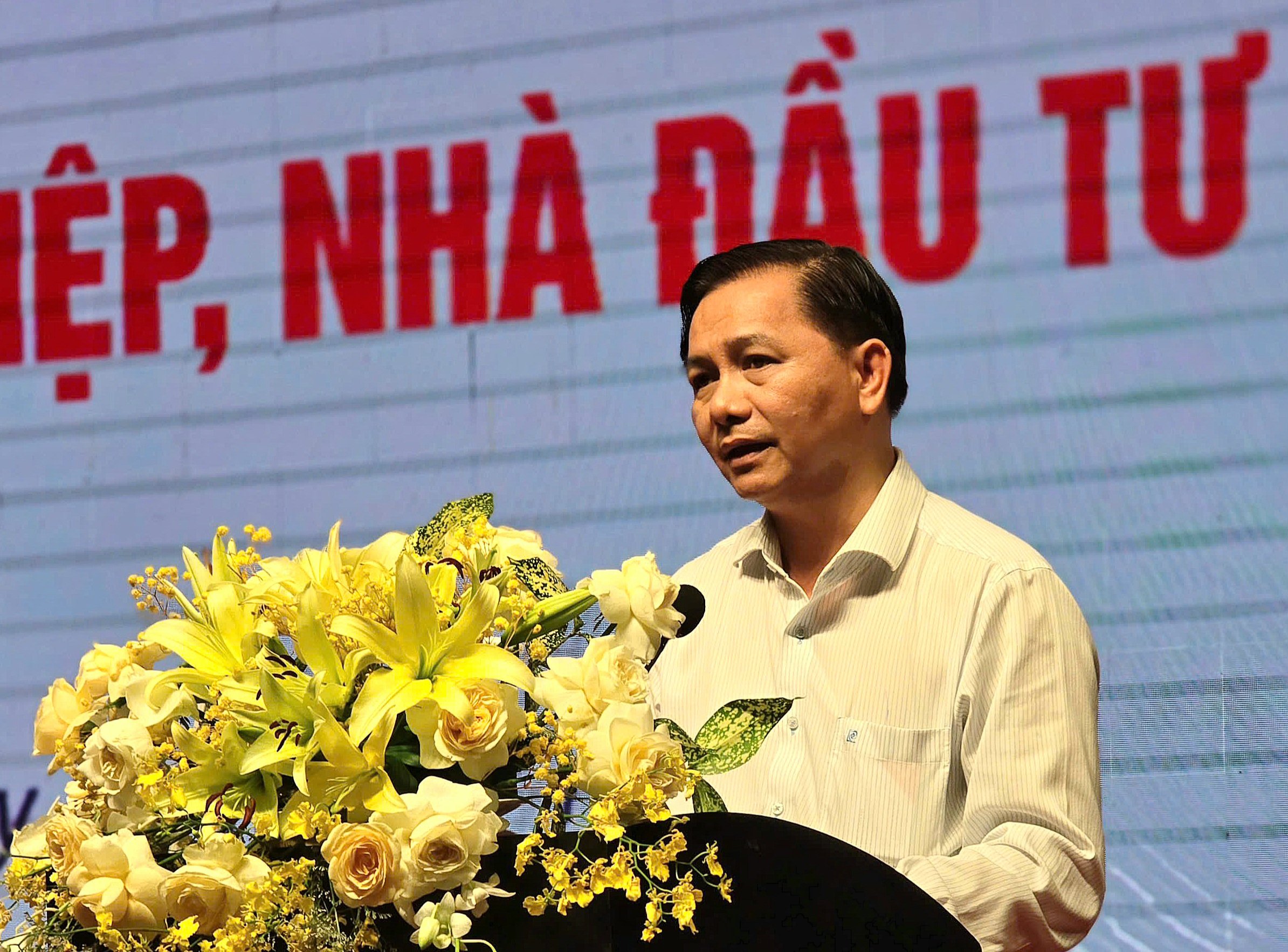 Ông Trần Văn Lâu - Phó Bí thư Thành ủy, Chủ tịch UBND TP. Cần Thơ phát biểu khai mạc.