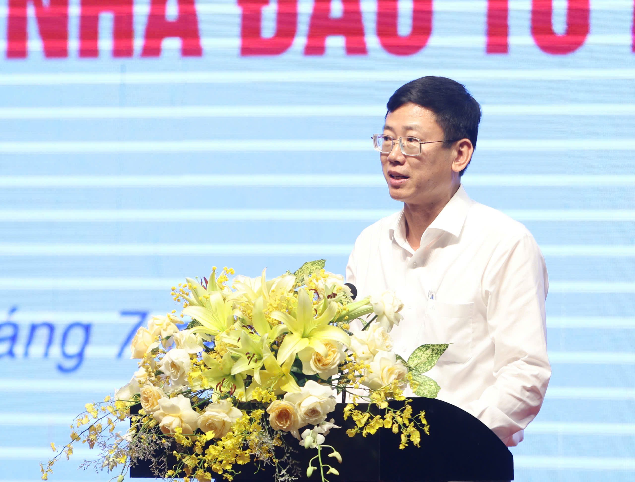 Ông Tiêu Minh Dưỡng - Phó Giám đốc Sở Nội vụ TP. Cần Thơ phát biểu tại buổi họp mặt.