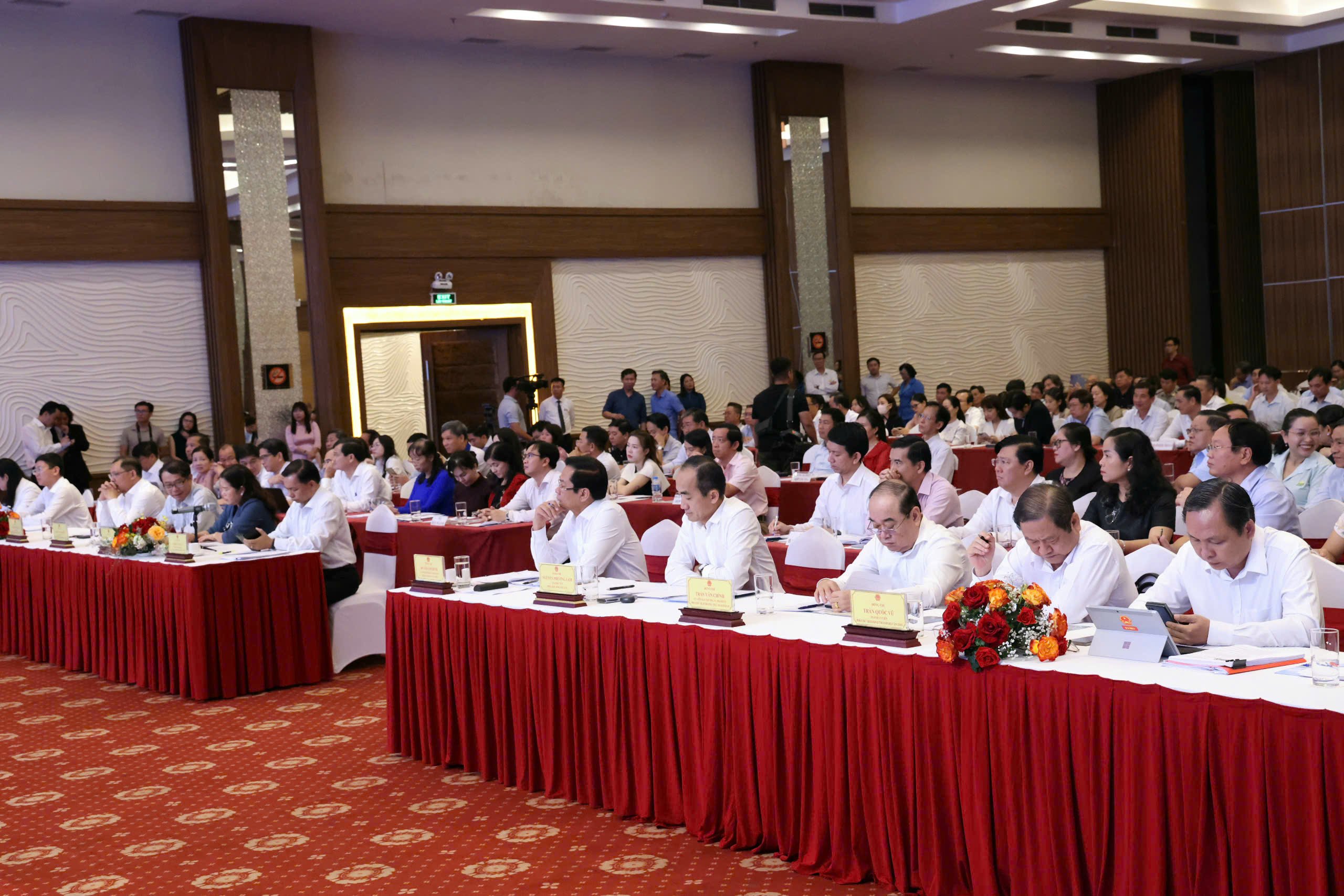 Quang cảnh buổi họp mặt giữa Thành ủy - UBND TP Cần Thơ và doanh nghiệp.