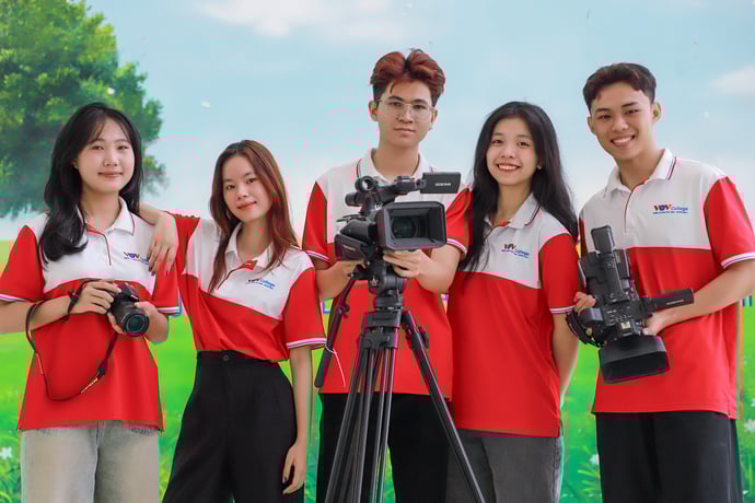 Sinh viên ngành quay phim của trường Cao đẳng Phát thanh Truyền hình II.