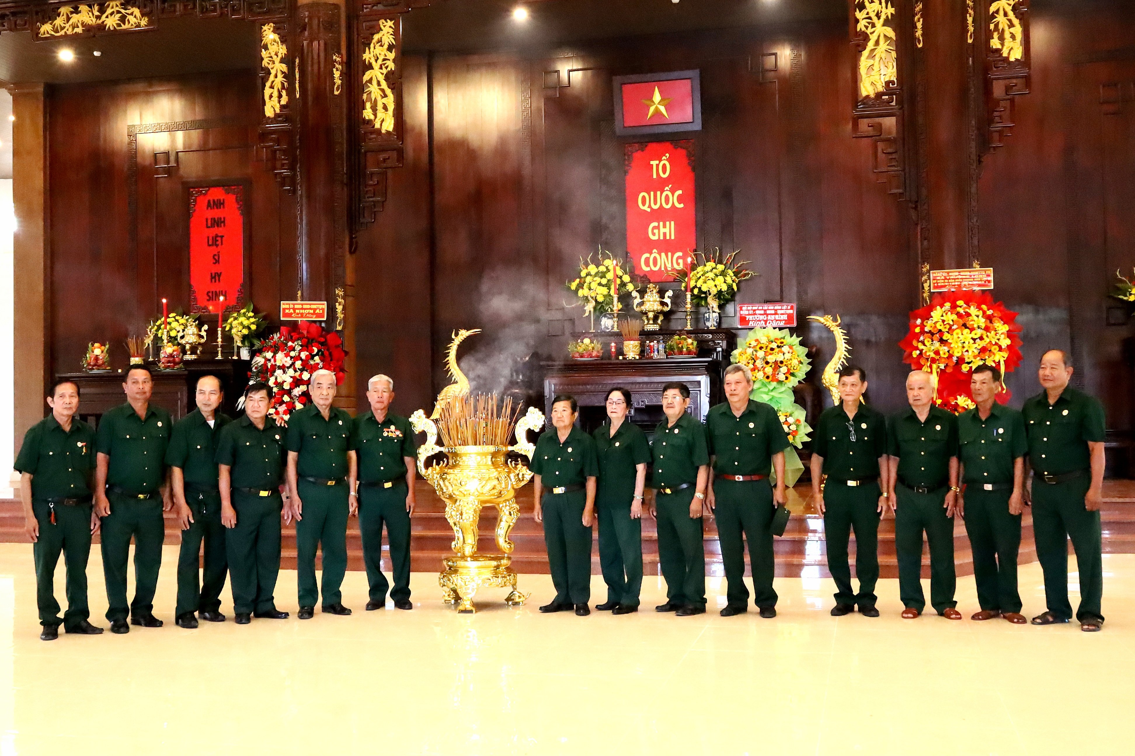 Đoàn Hội Cựu chiến binh phường Anh Bình tham dự buổi lễ.