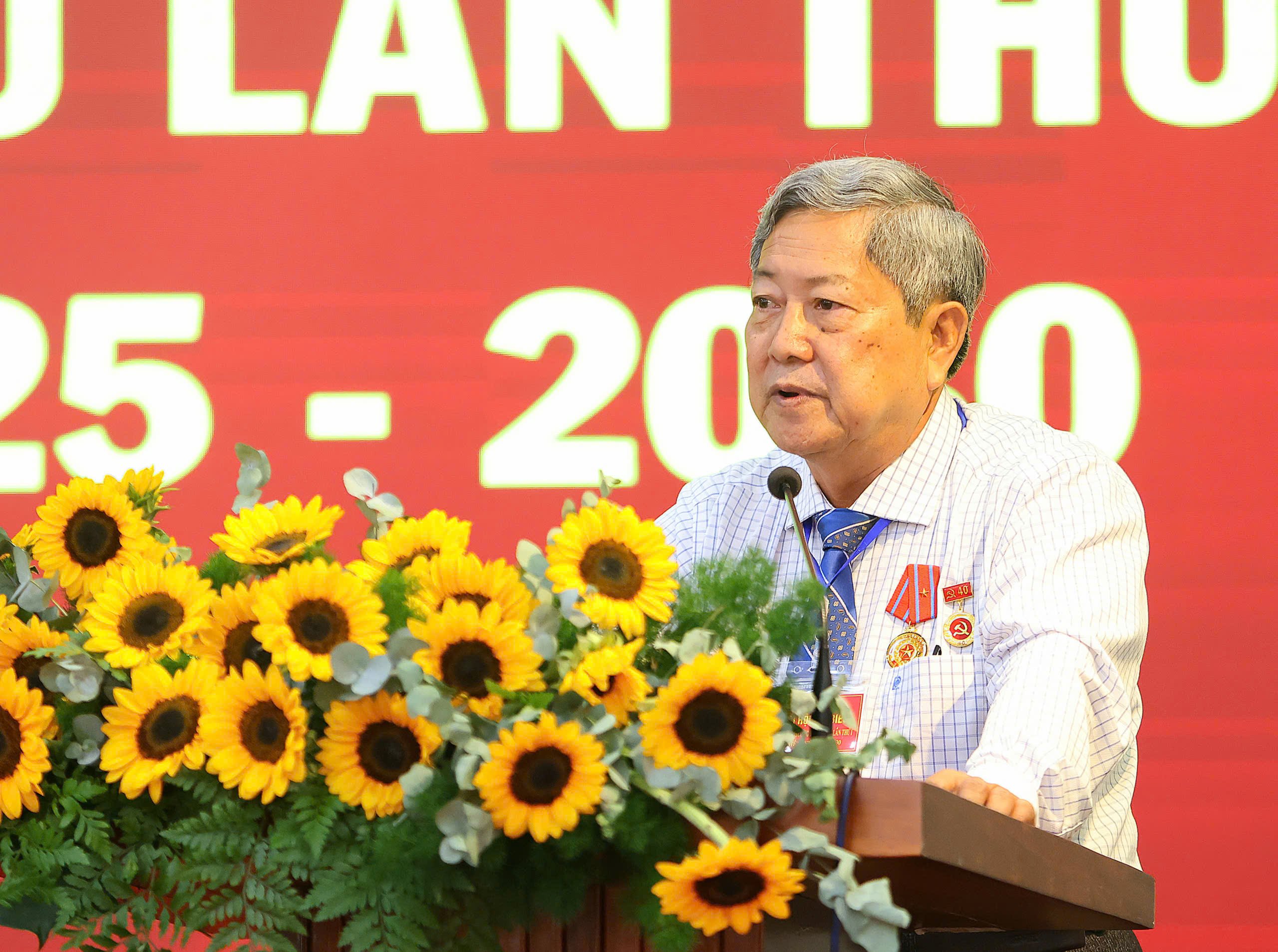 Các đại biểu tham gia phát biểu tham luận tại Đại hội.