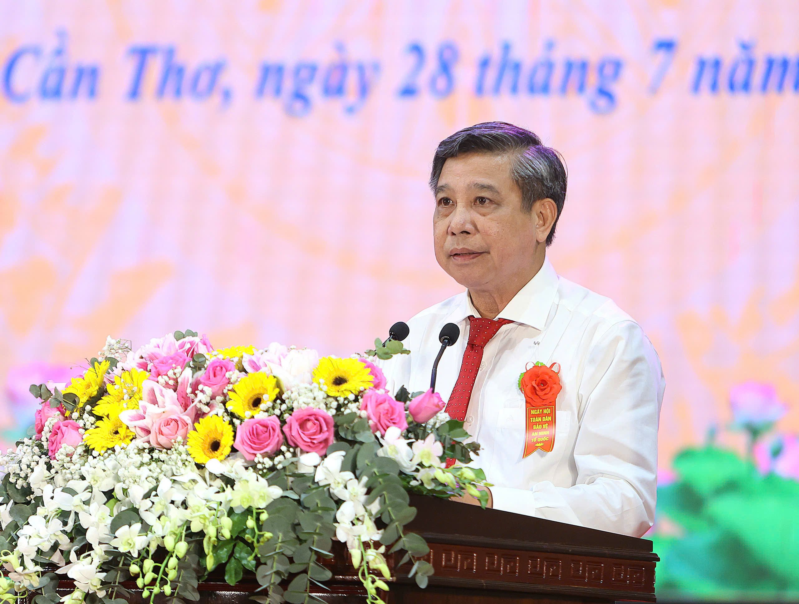 Ông Đồng Văn Thanh - Phó Bí thư Thường trực Thành ủy, Chủ tịch HĐND TP. Cần Thơ phát biểu chỉ đạo tại Ngày hội.