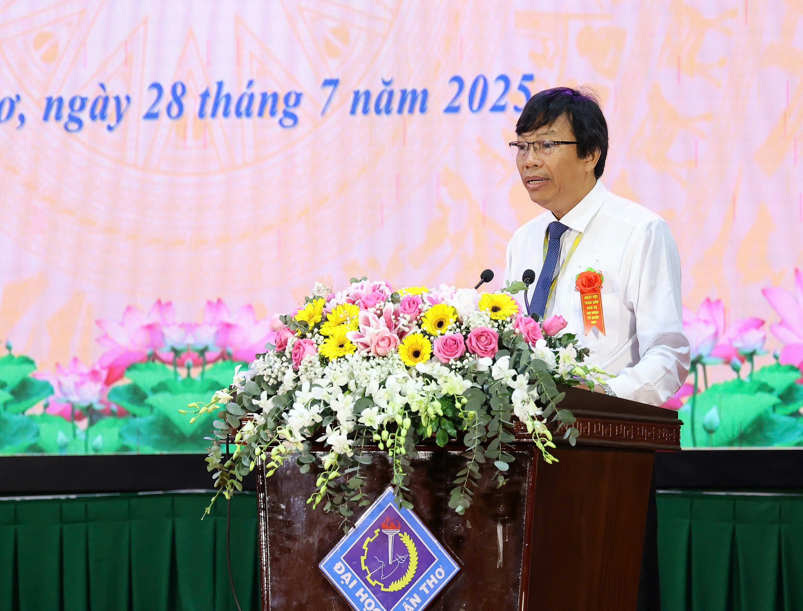 GS.TS Trần Ngọc Hải - Phó Hiệu trưởng Đại học Cần Thơ phát biểu tại Ngày hội.