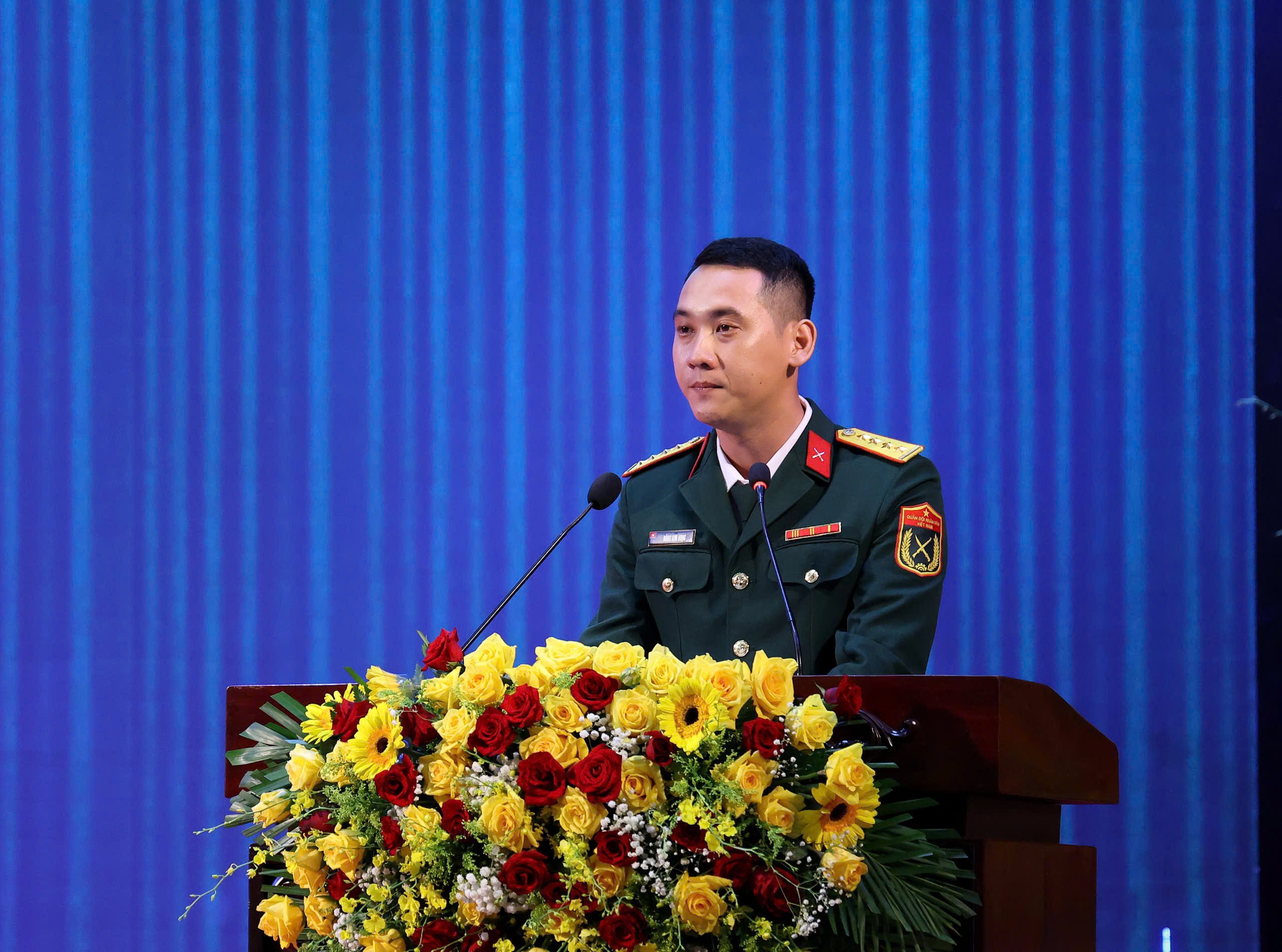 Đại úy Đặng Kim Hùng - Đại đội trưởng Đại đội 23, Tiểu đoàn Tây Đô phát biểu quyết tâm.