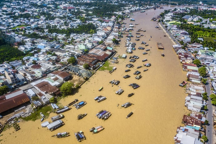 Du lịch tiếp tục tăng trưởng, tổng số khách tham quan, du lịch đến thành phố đạt khoảng 6,3 triệu lượt. Ảnh: Văn Dương