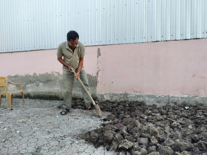 Nông dân xã Trí Phải (mới) chuẩn bị sẵn nơi gieo sạ cho vụ mùa tới.