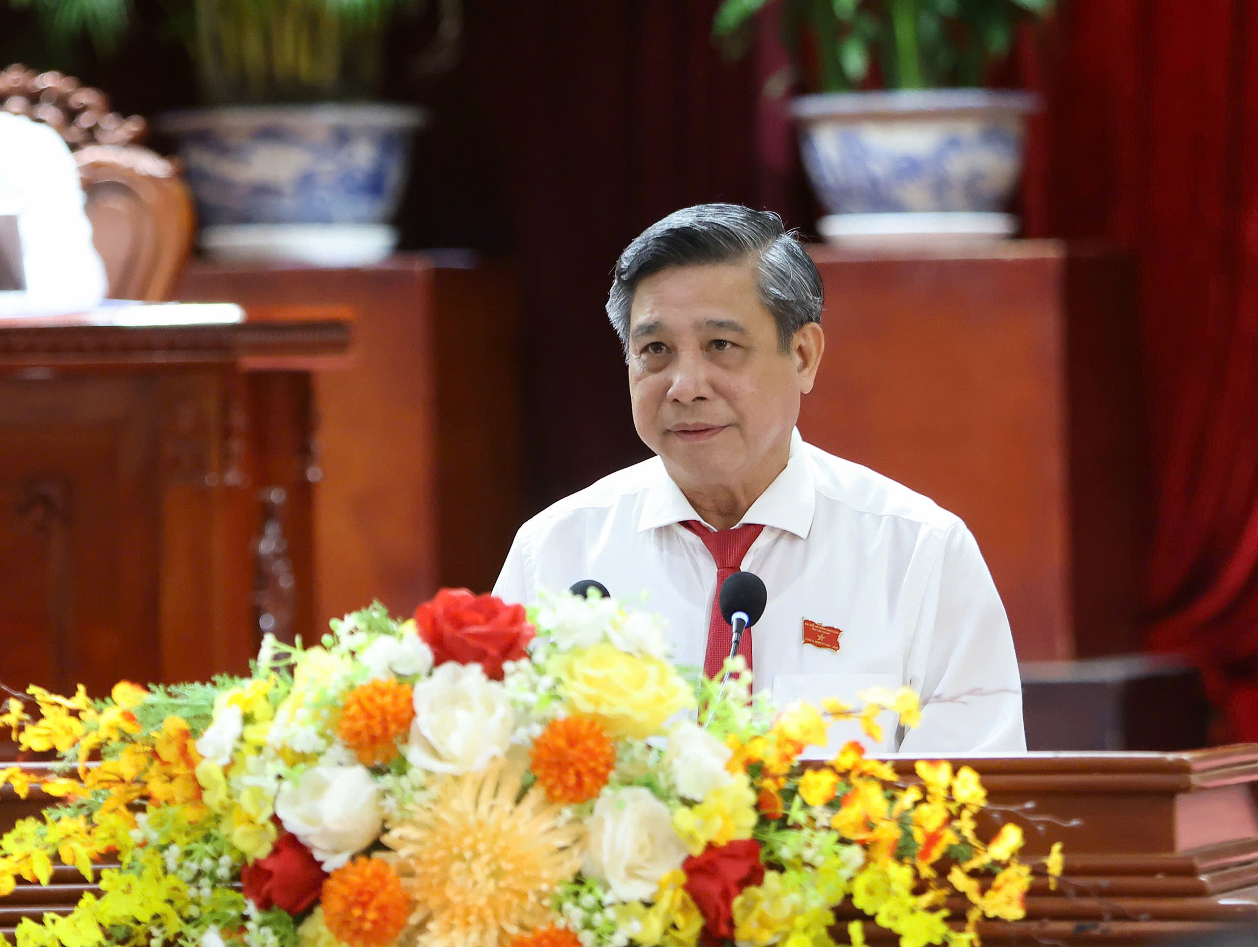 Ông Đồng Văn Thanh - Phó Bí thư Thường trực Thành ủy, Chủ tịch HĐND TP. Cần Thơ phát biểu khai mạc kỳ họp.