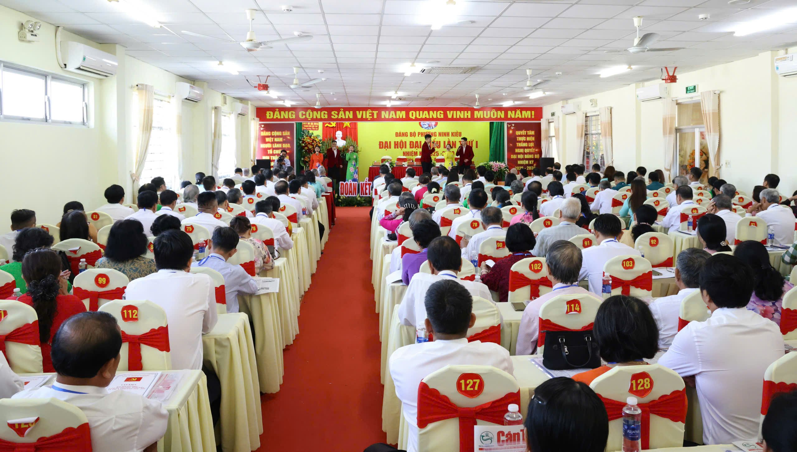 Toàn cảnh Đại hội đại biểu Phường Ninh Kiều lần thứ I, nhiệm kỳ 2025 - 2030.