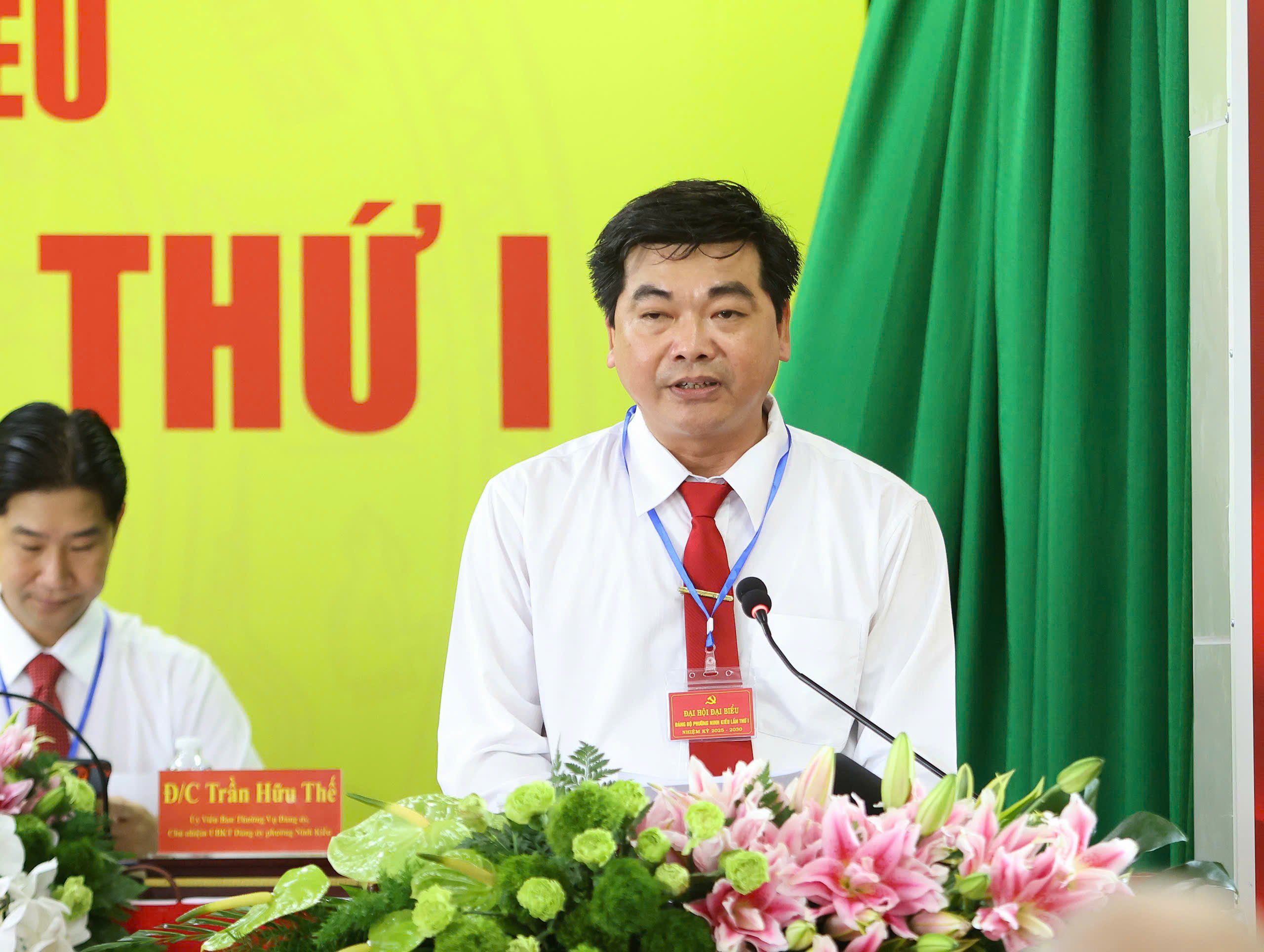 Ông Trần Thanh Bình - Phó Bí thư Thường trực Đảng ủy, Chủ tịch HĐND phường Ninh Kiều phát biểu tại Đại hội.