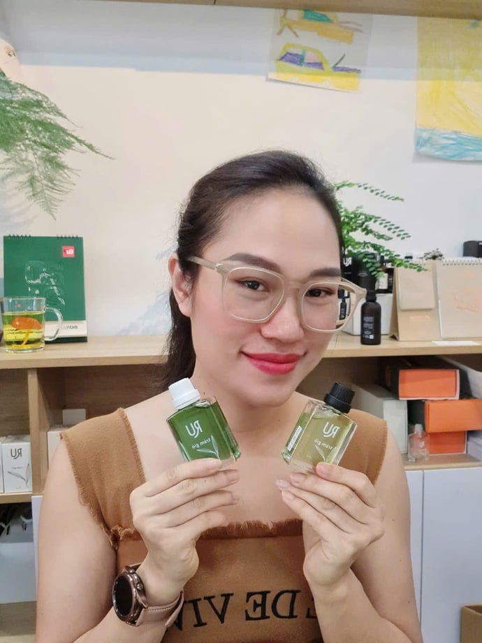 Chị Hoàng Thị Hòa, người sáng lập ra thương hiệu dầu tràm RU.v