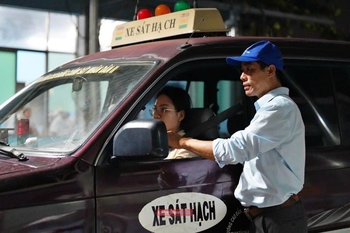Sau 3 tháng chuyển giao về Bộ Công an, hơn 700.000 người dự sát hạch lái xe, tỉ lệ đạt gần 70%. Ảnh: Lê Vũ