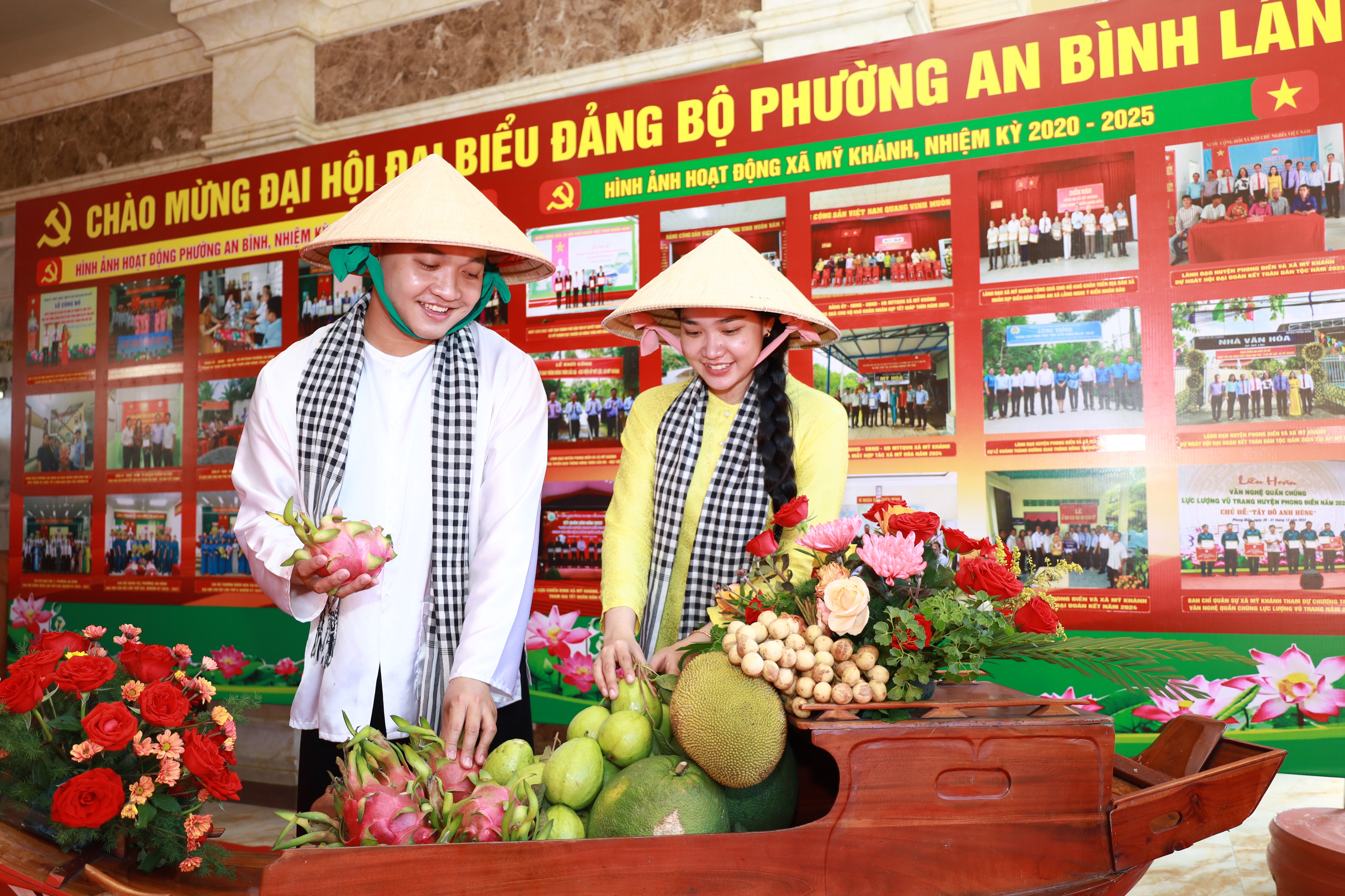 Trưng bày các sản phẩm đặc trưng của phường An Bình.