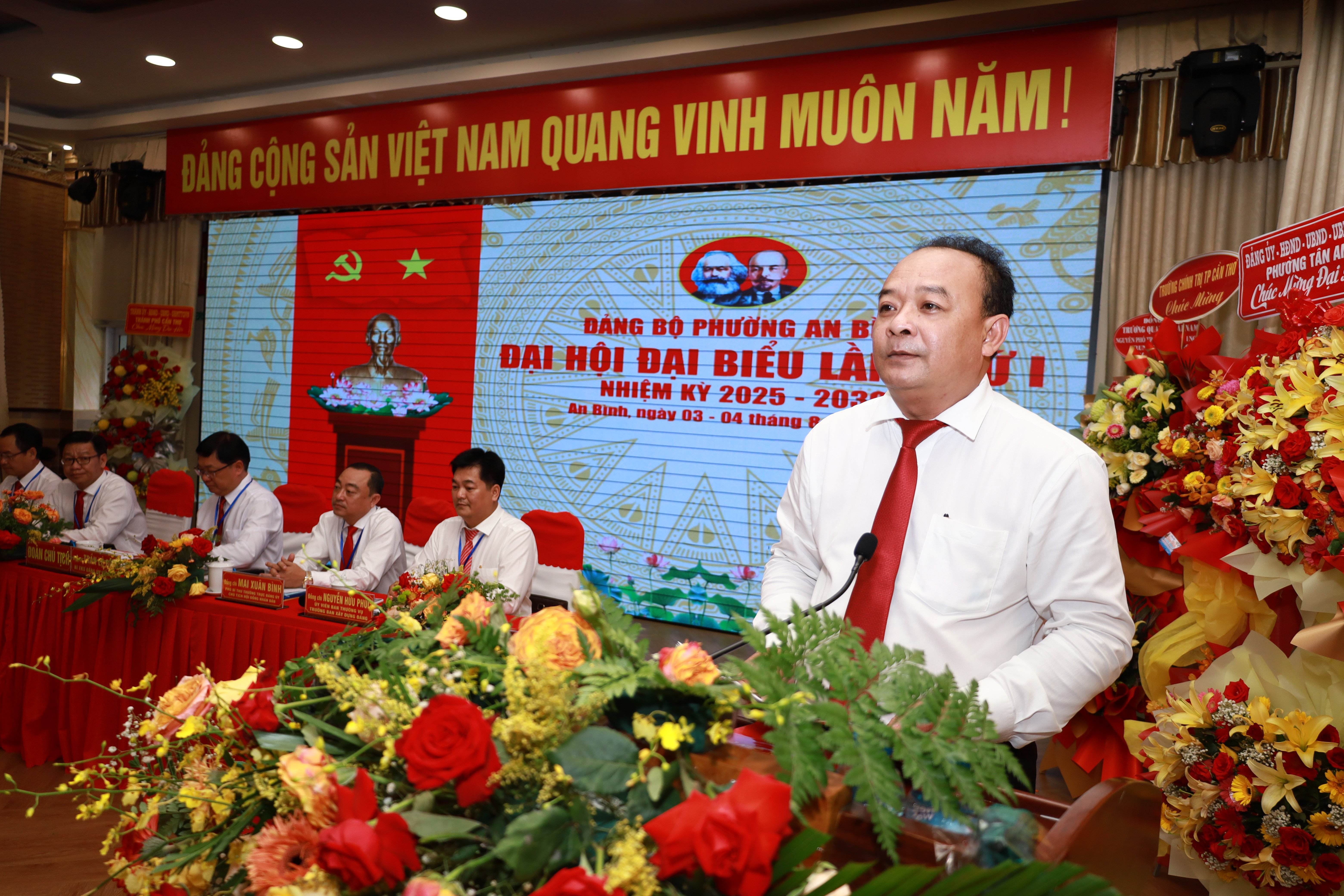 Ông Nguyễn Ngọc Tâm - Ủy viên BTV Thành ủy, Trưởng ban Ban Tuyên giáo và Dân vận Thành ủy Cần Thơ phát biểu chỉ đạo tại Đại hội.