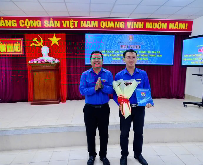 Anh Lê Trung Hiếu giữ chức Bí thư đoàn phường Ninh Kiều (mới).